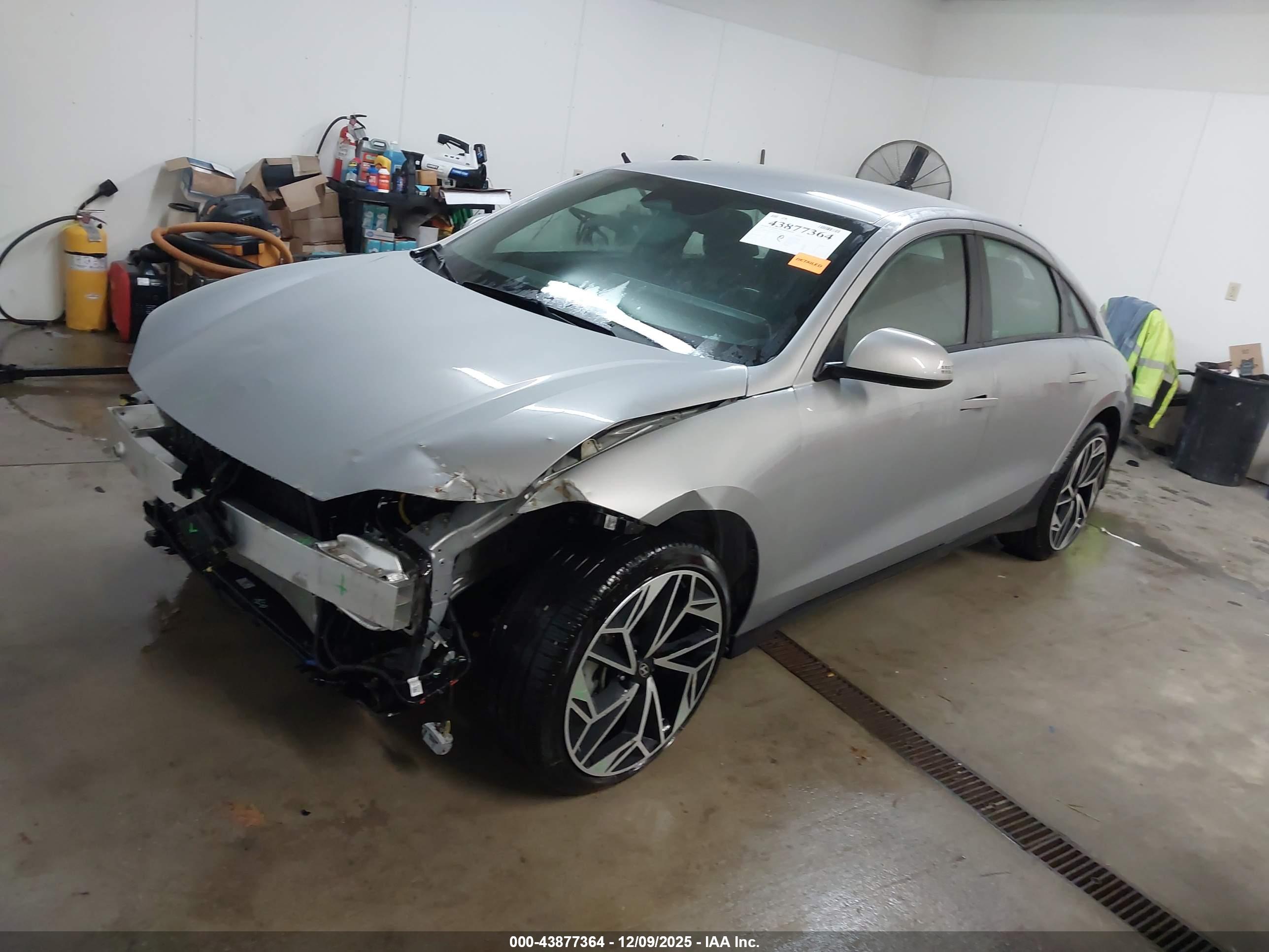 HYUNDAI IONIQ image 2