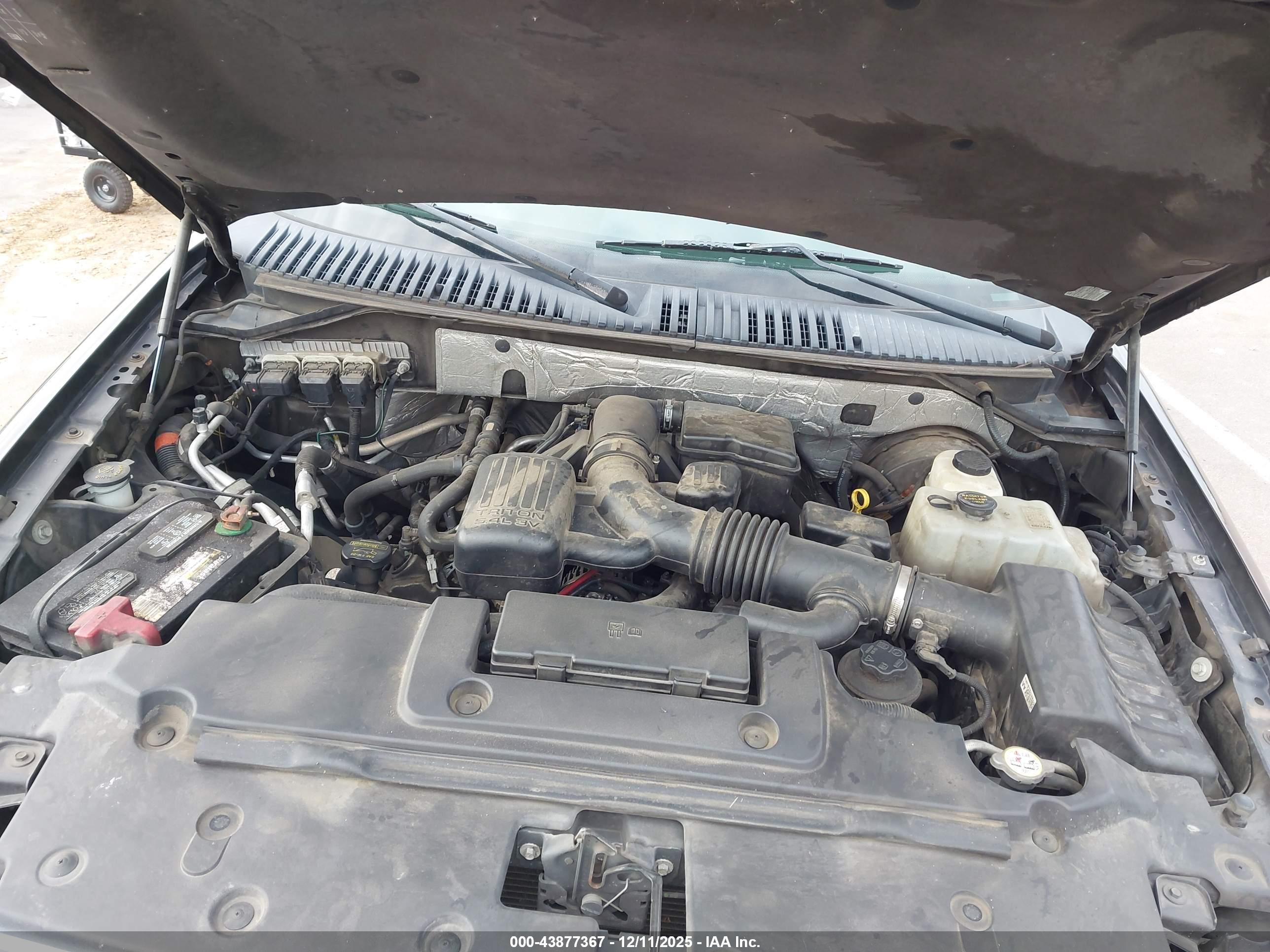 FORD EXPEDITION image 10
