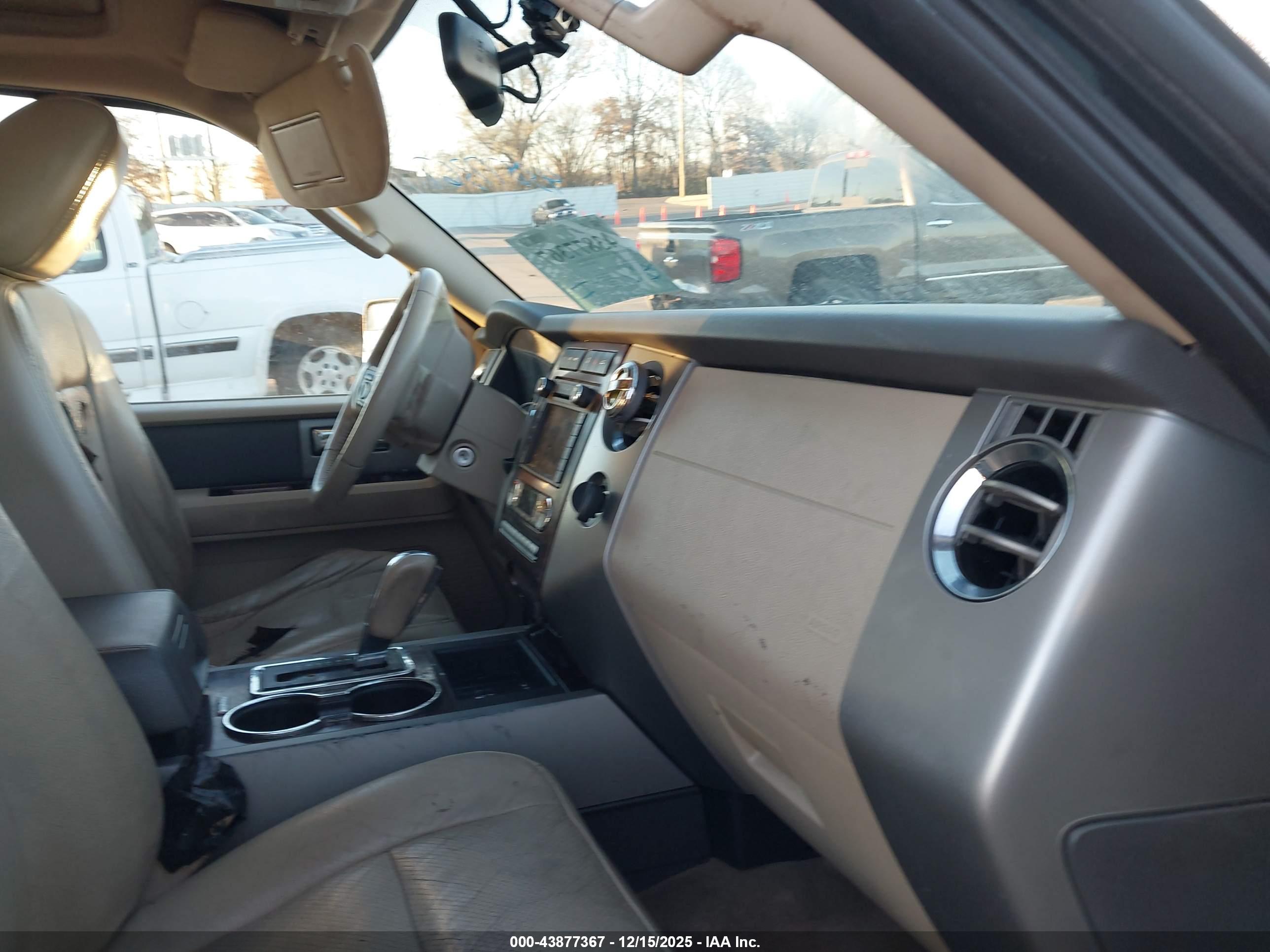 FORD EXPEDITION image 5