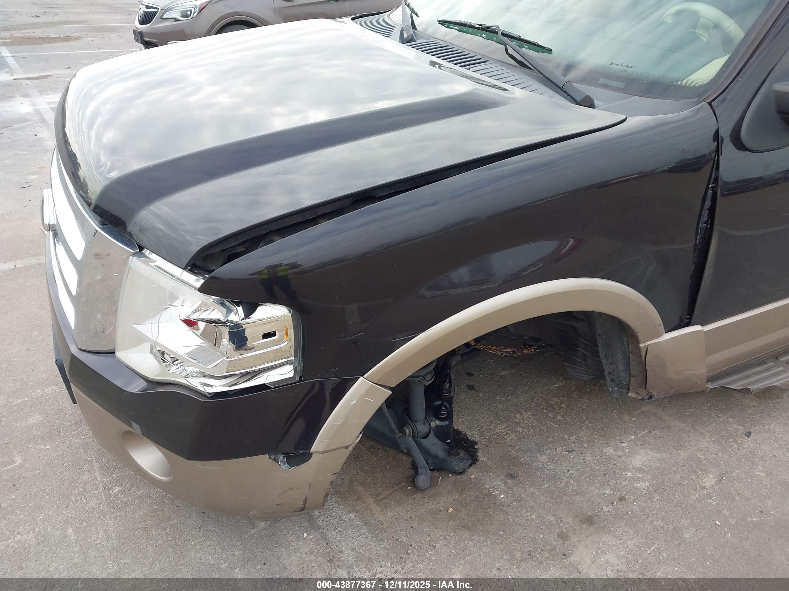 FORD EXPEDITION image 6
