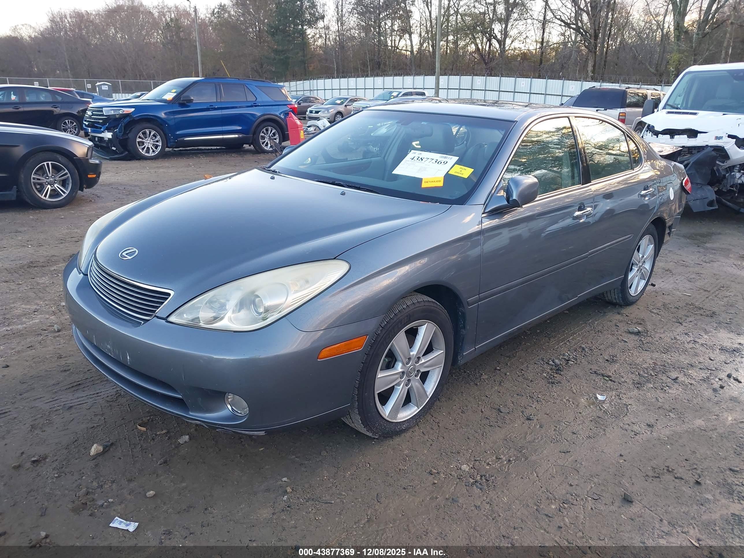 LEXUS ES image 2
