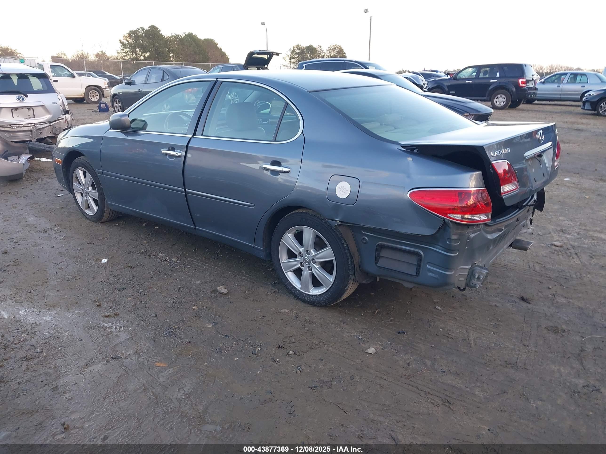 LEXUS ES image 3