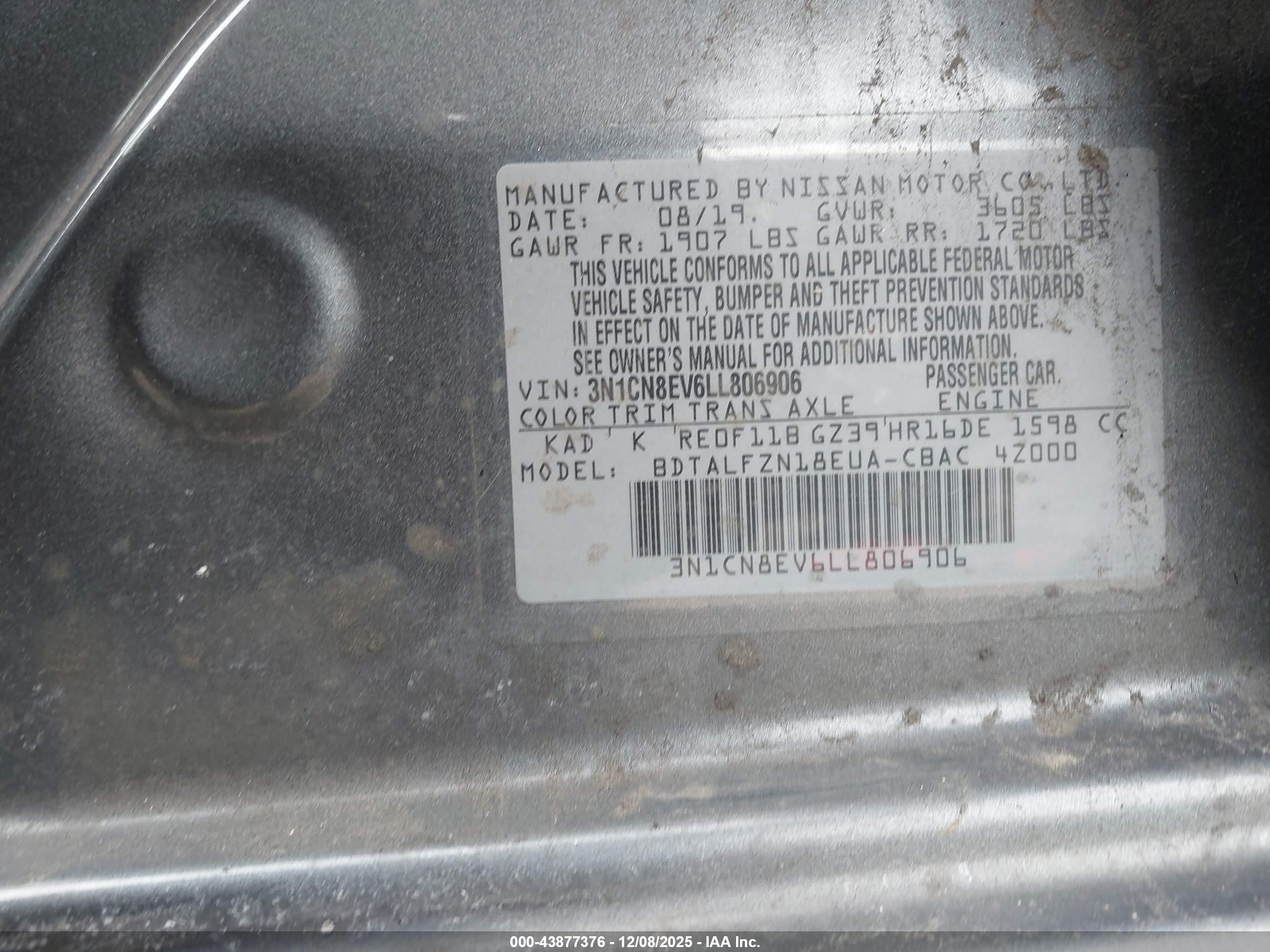 NISSAN VERSA image 9