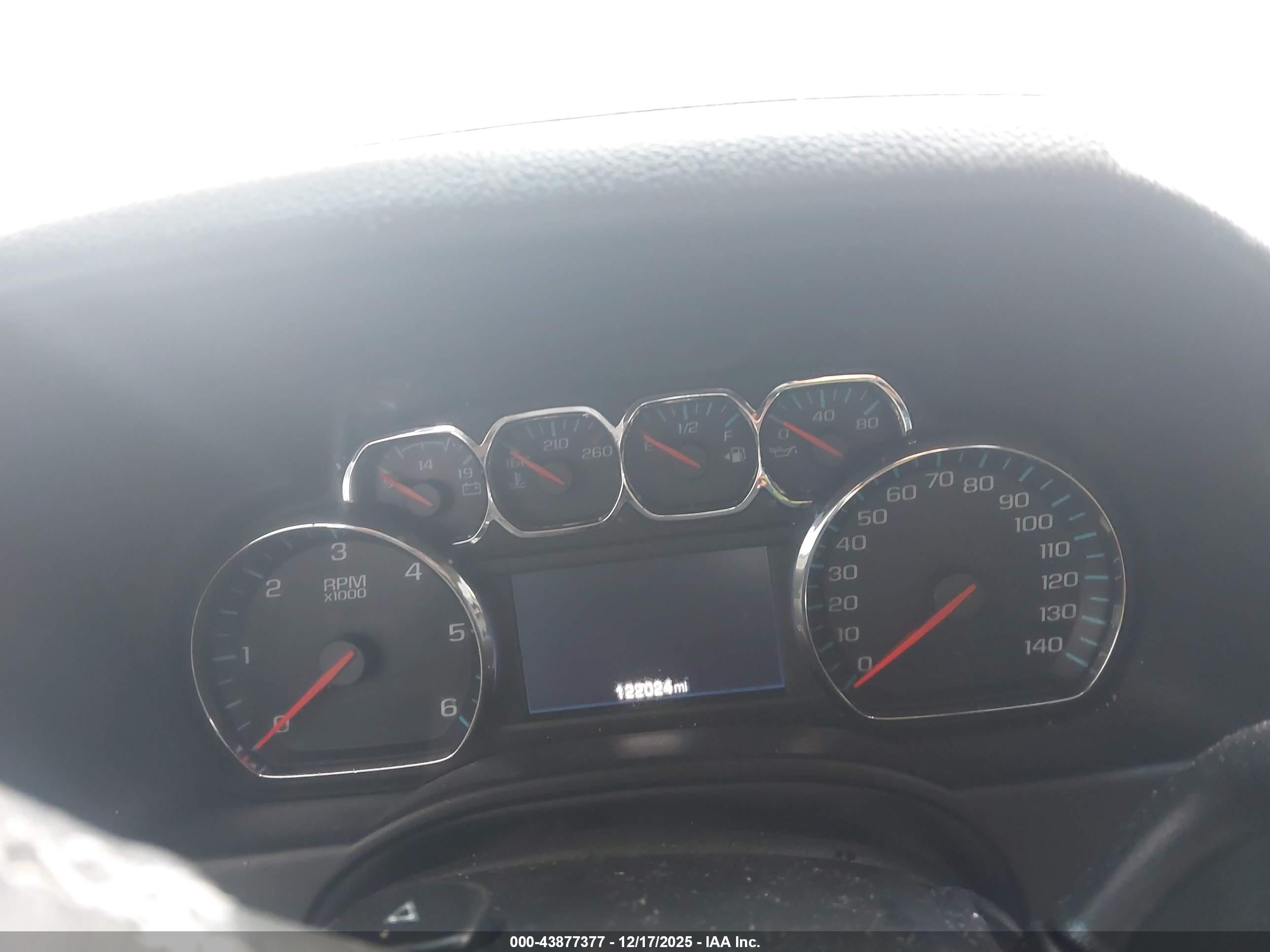 CHEVROLET TAHOE image 7
