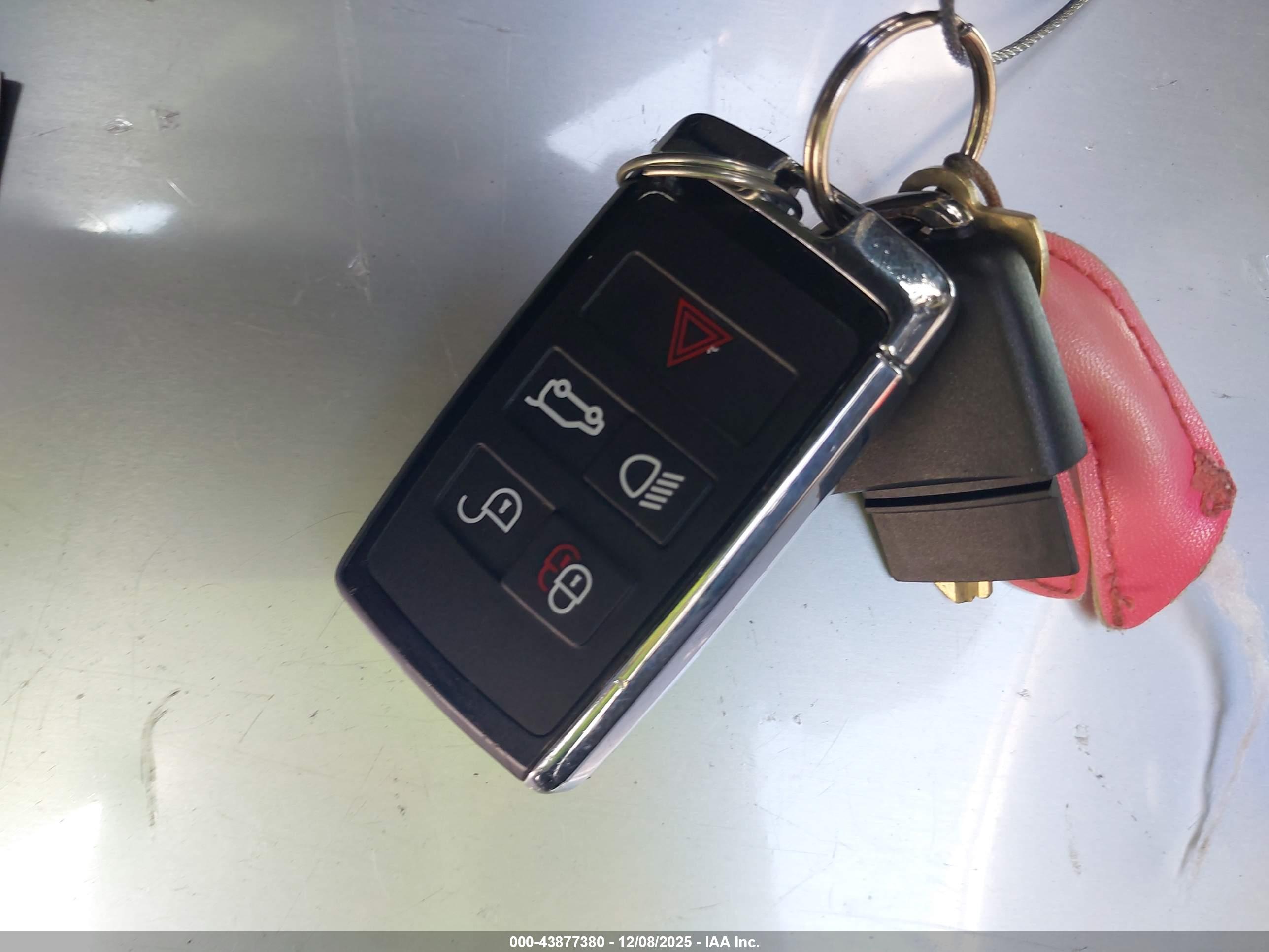 LAND ROVER image 11