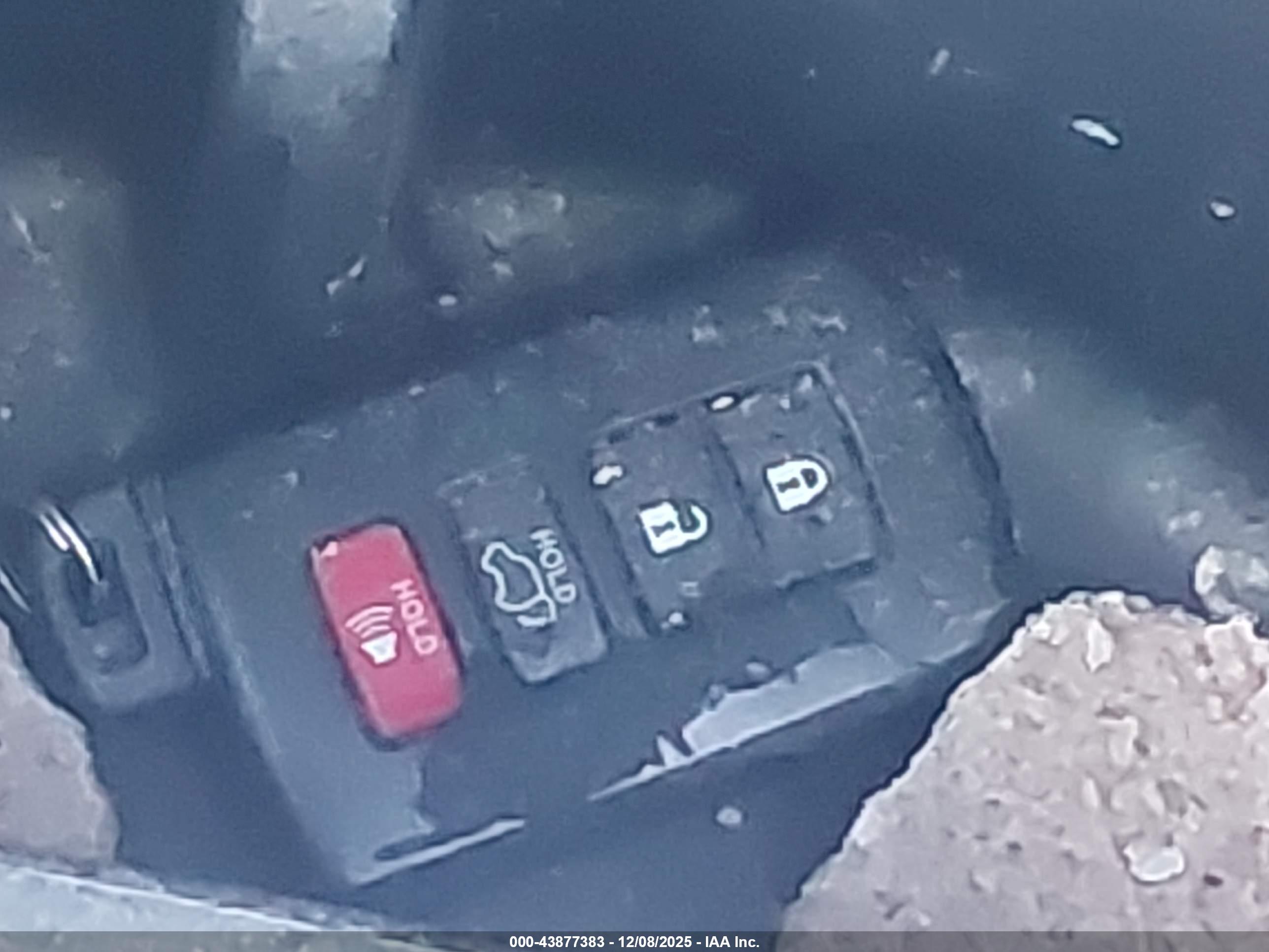 TOYOTA RAV4 image 11