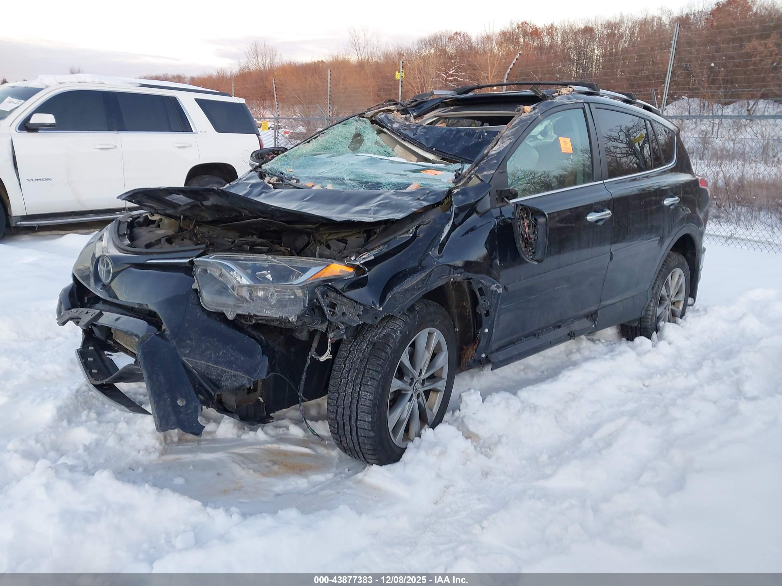 TOYOTA RAV4 image 2