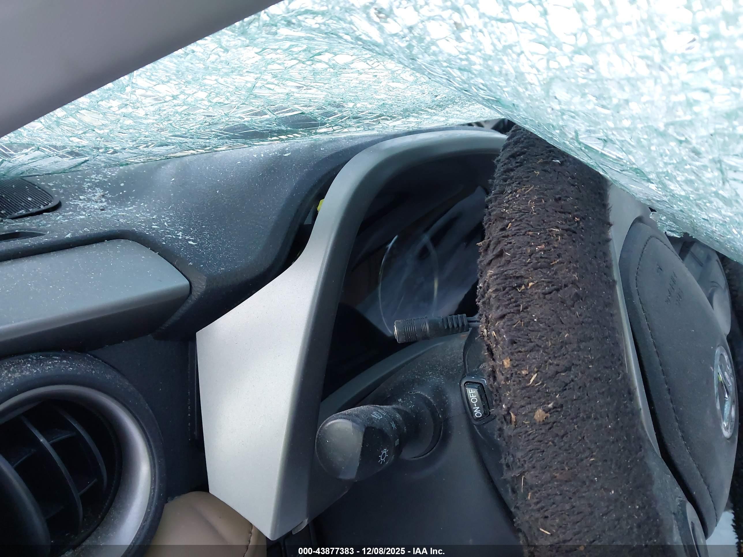 TOYOTA RAV4 image 7