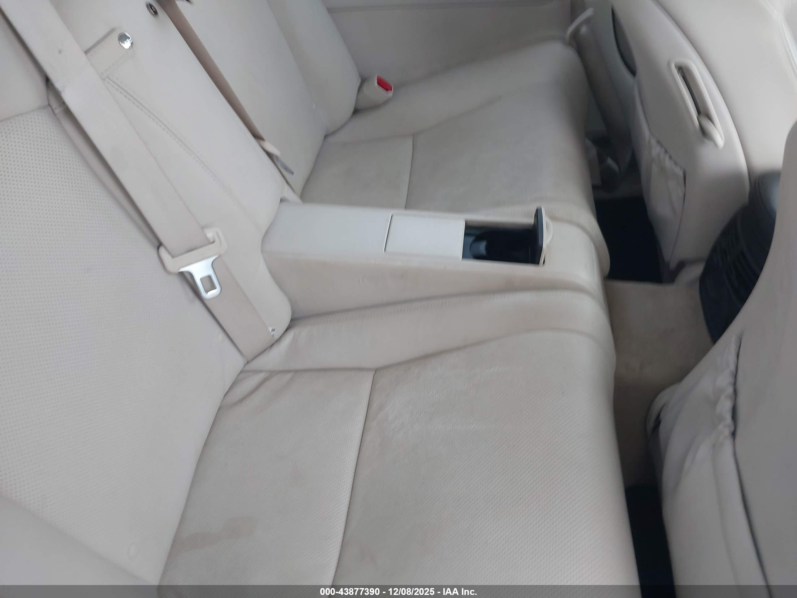 LEXUS IS image 8