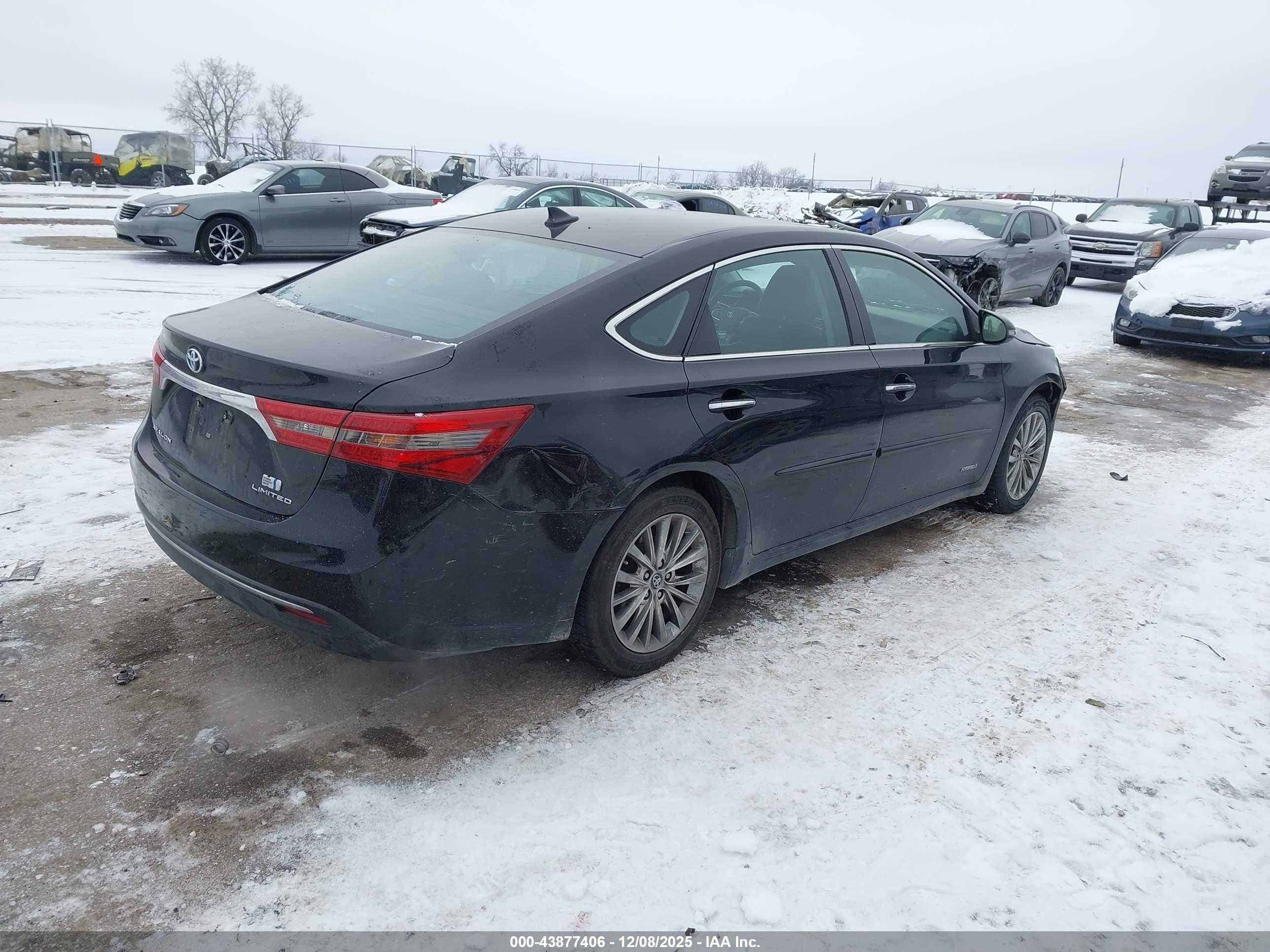 TOYOTA AVALON image 4
