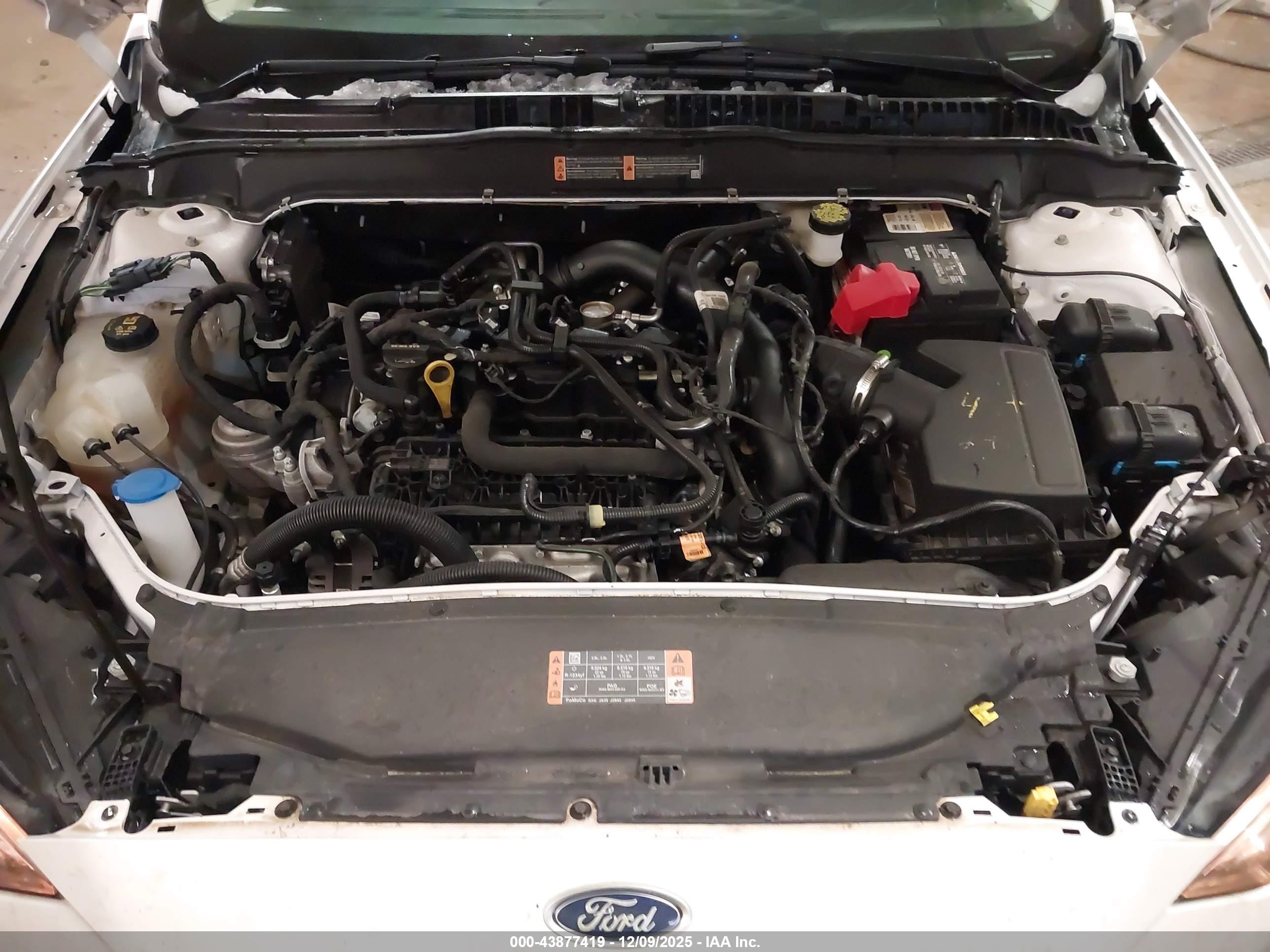 FORD FUSION image 10