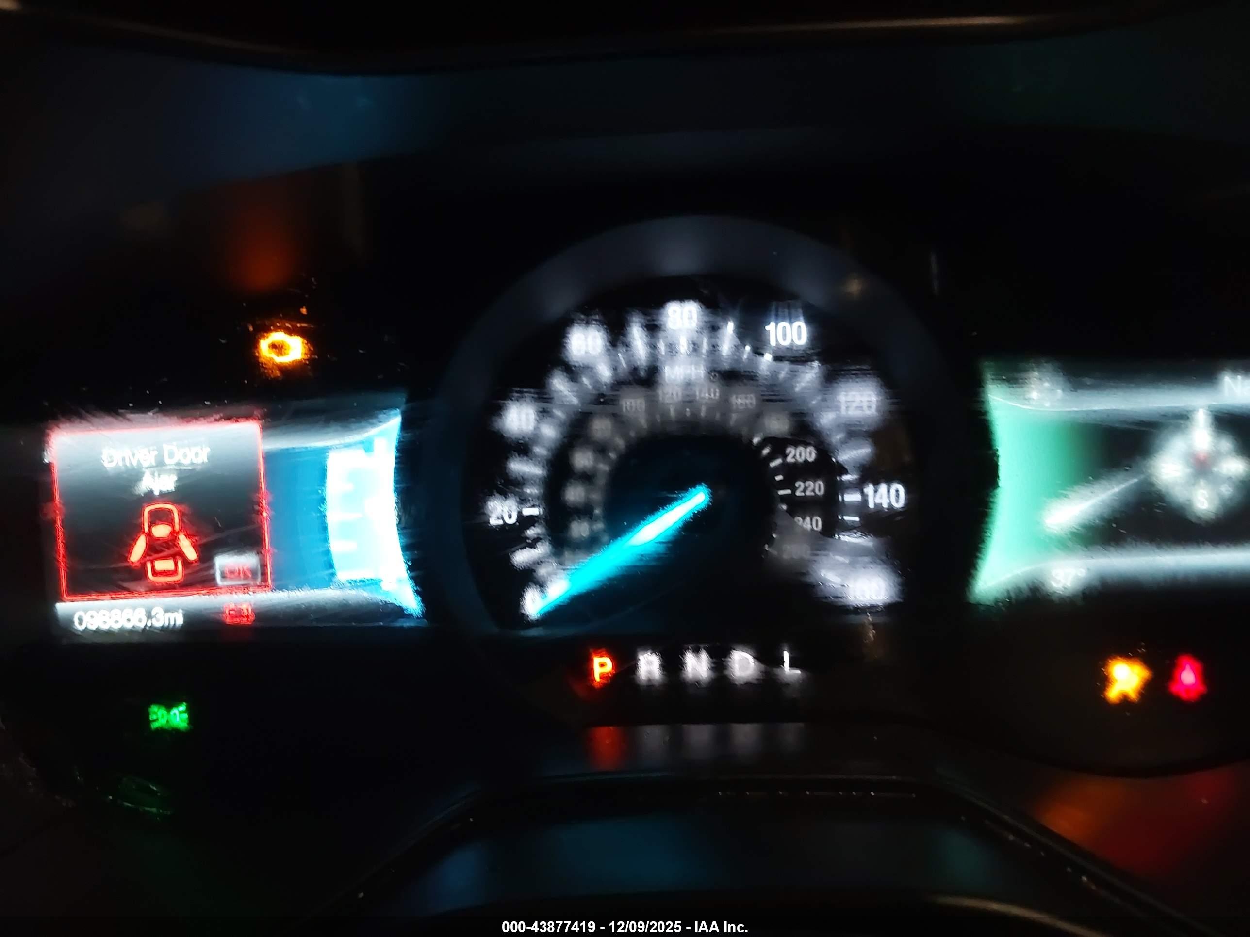 FORD FUSION image 7