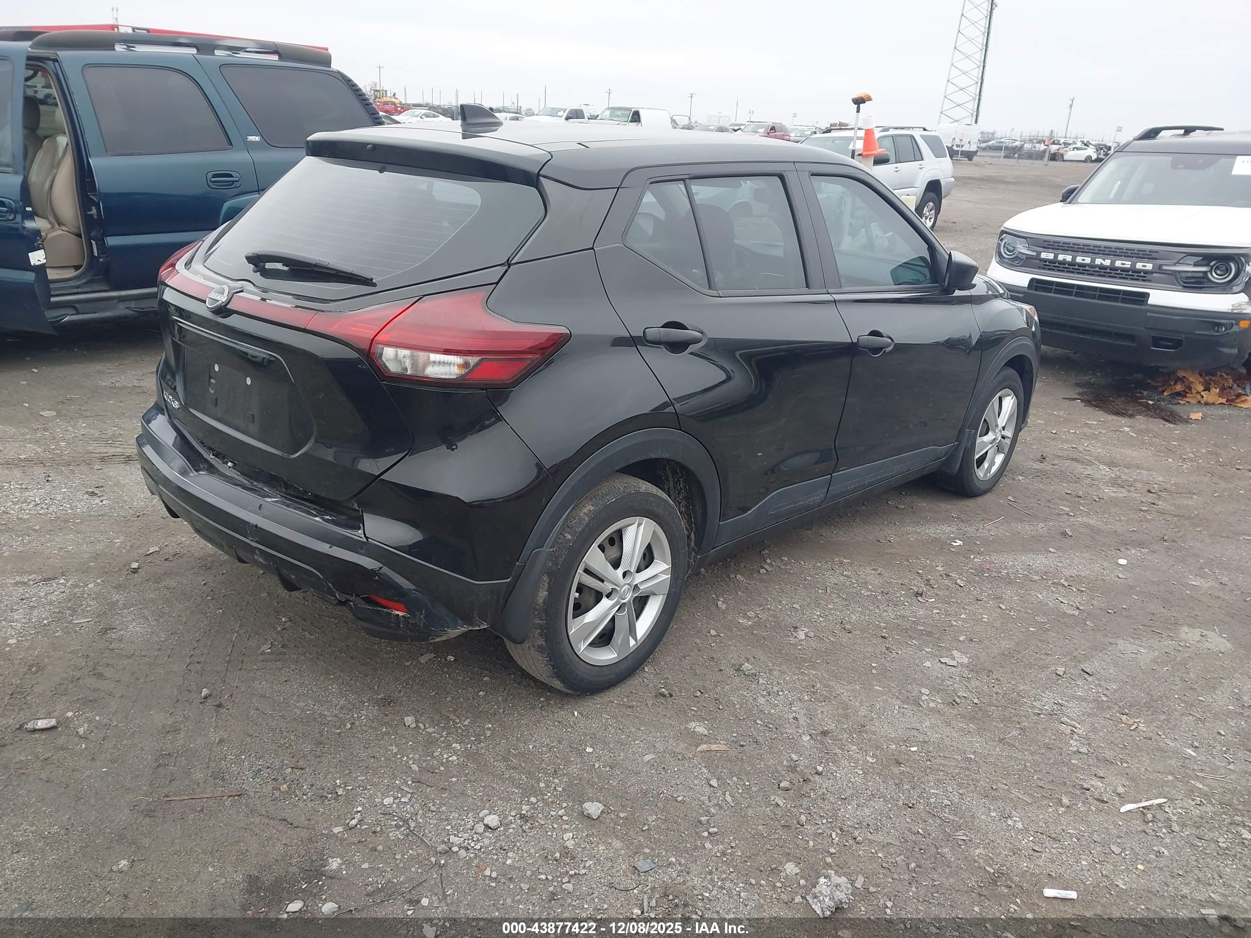 NISSAN KICKS image 4