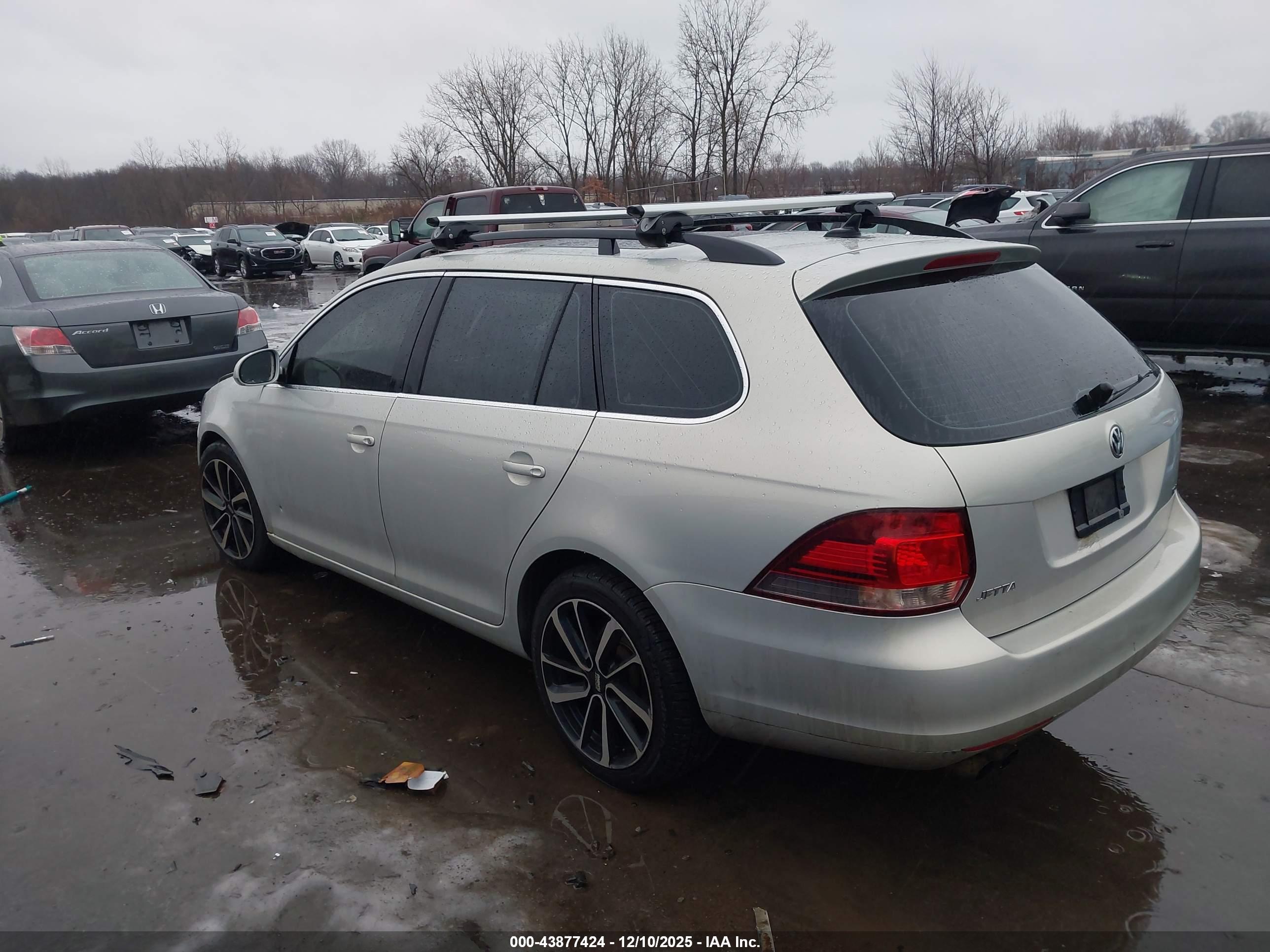 VOLKSWAGEN JETTA image 3
