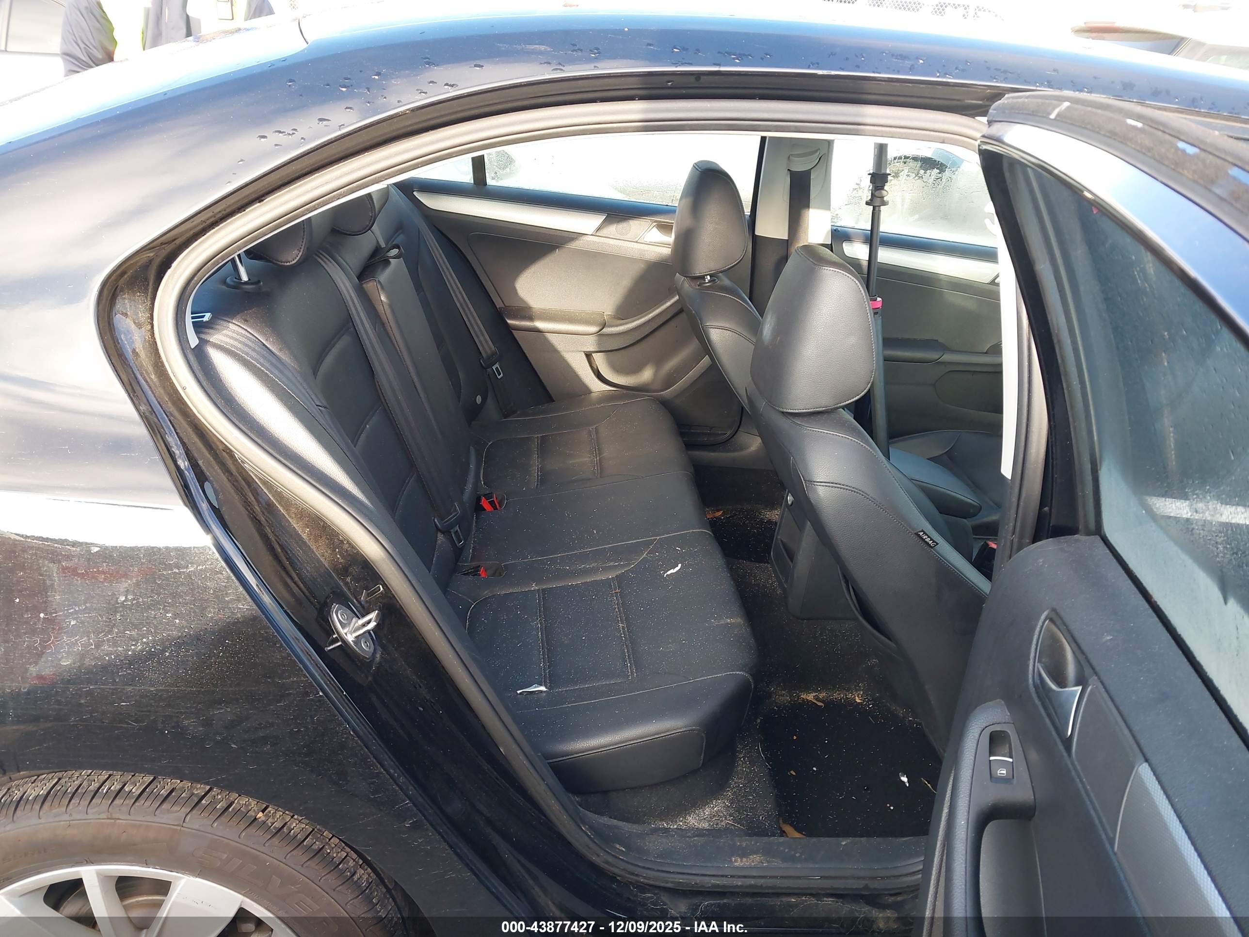 VOLKSWAGEN JETTA image 8