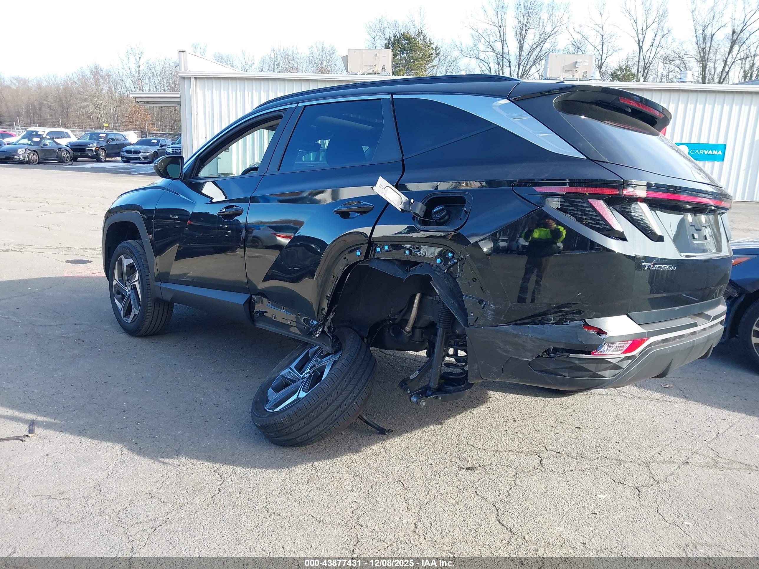 HYUNDAI TUCSON image 3
