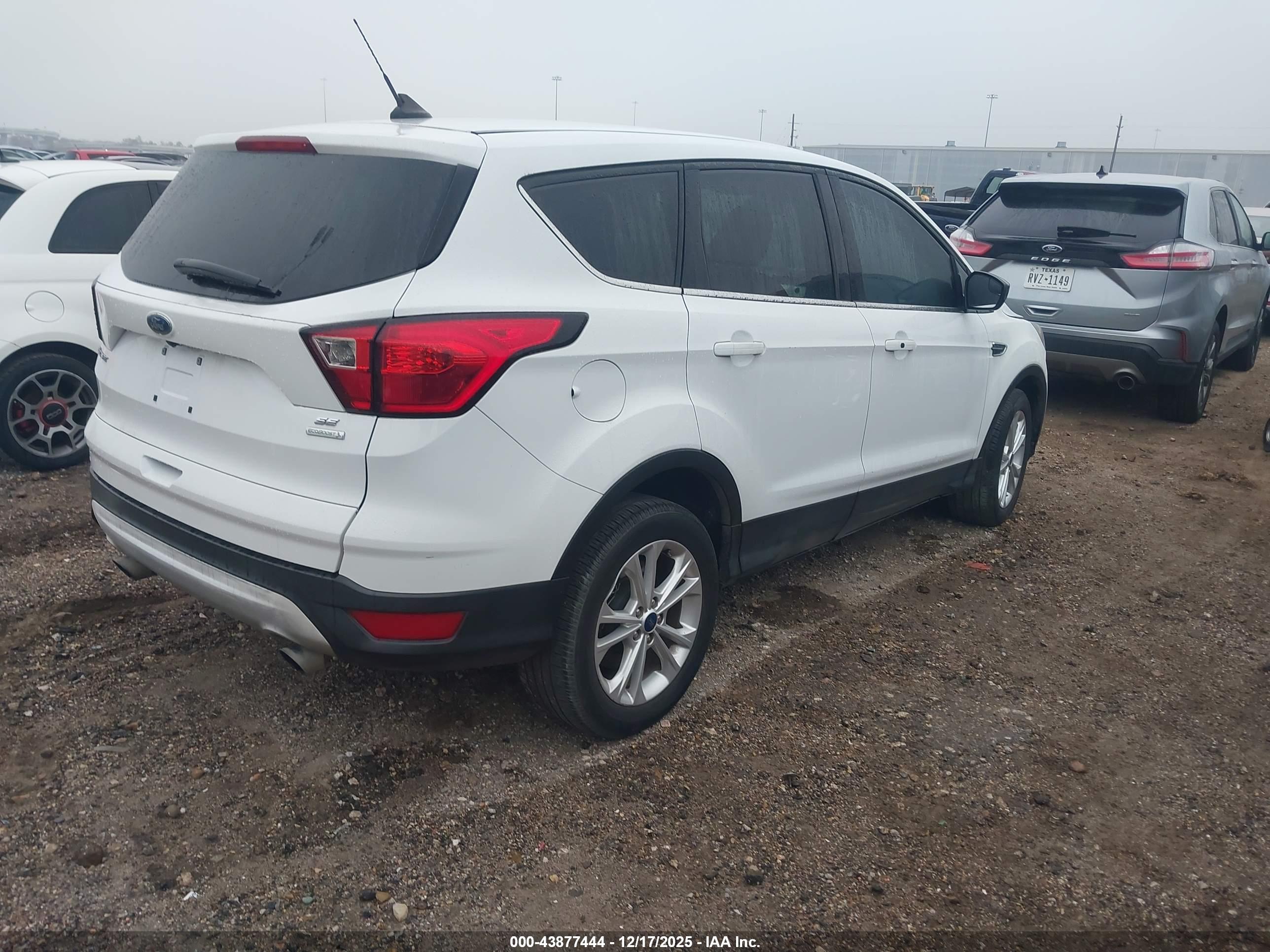 FORD ESCAPE image 4