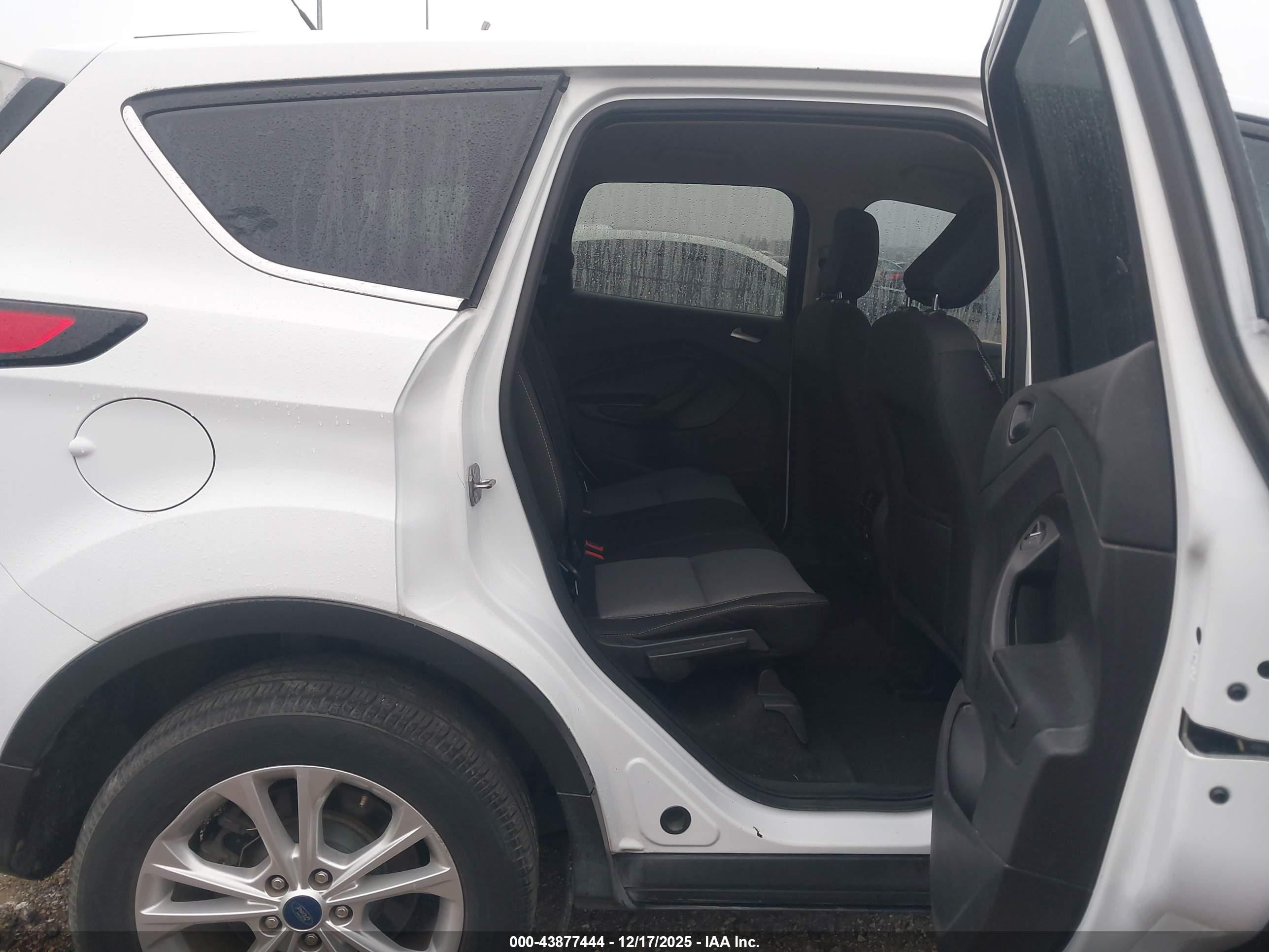 FORD ESCAPE image 8
