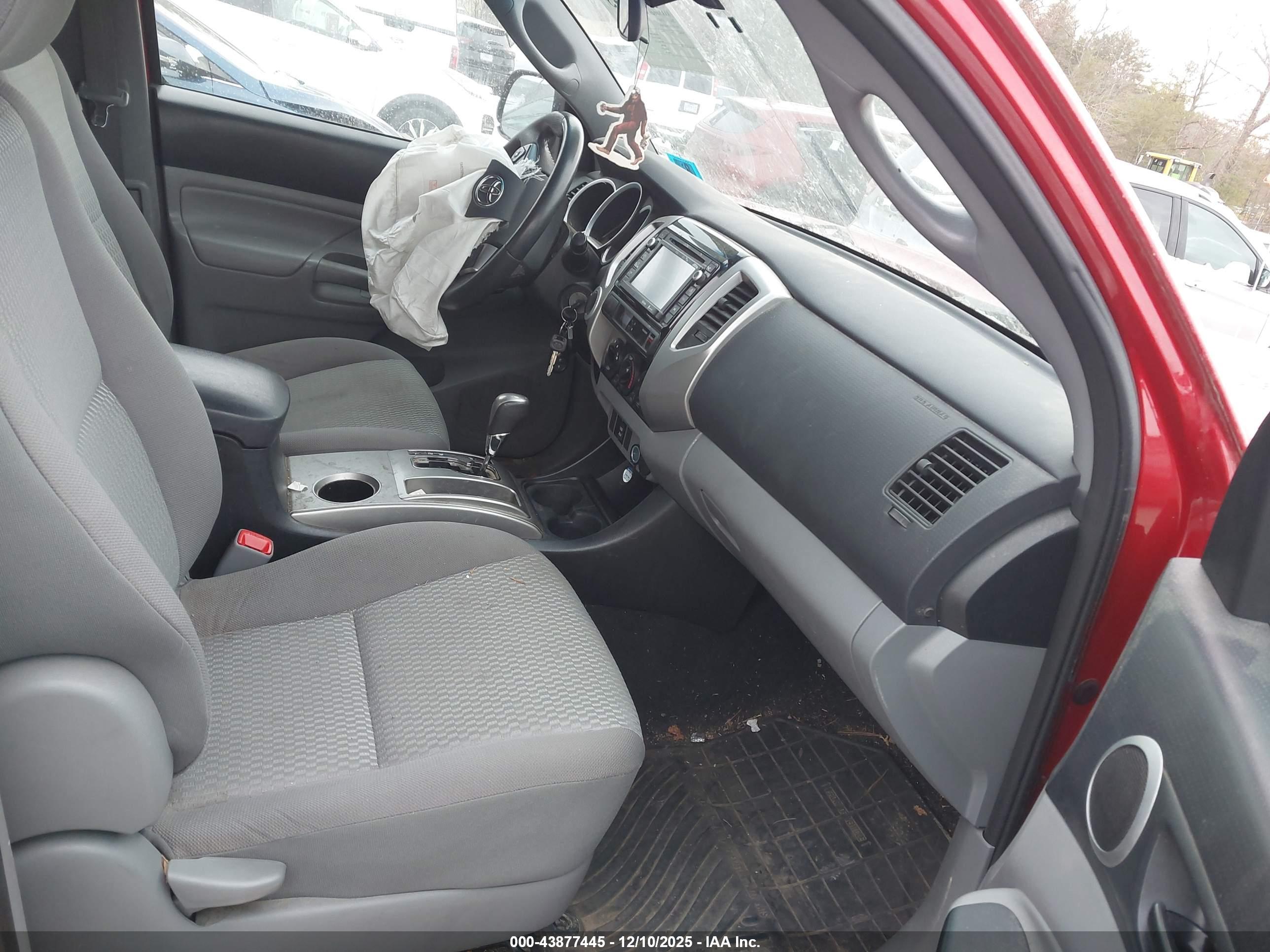 TOYOTA TACOMA image 5