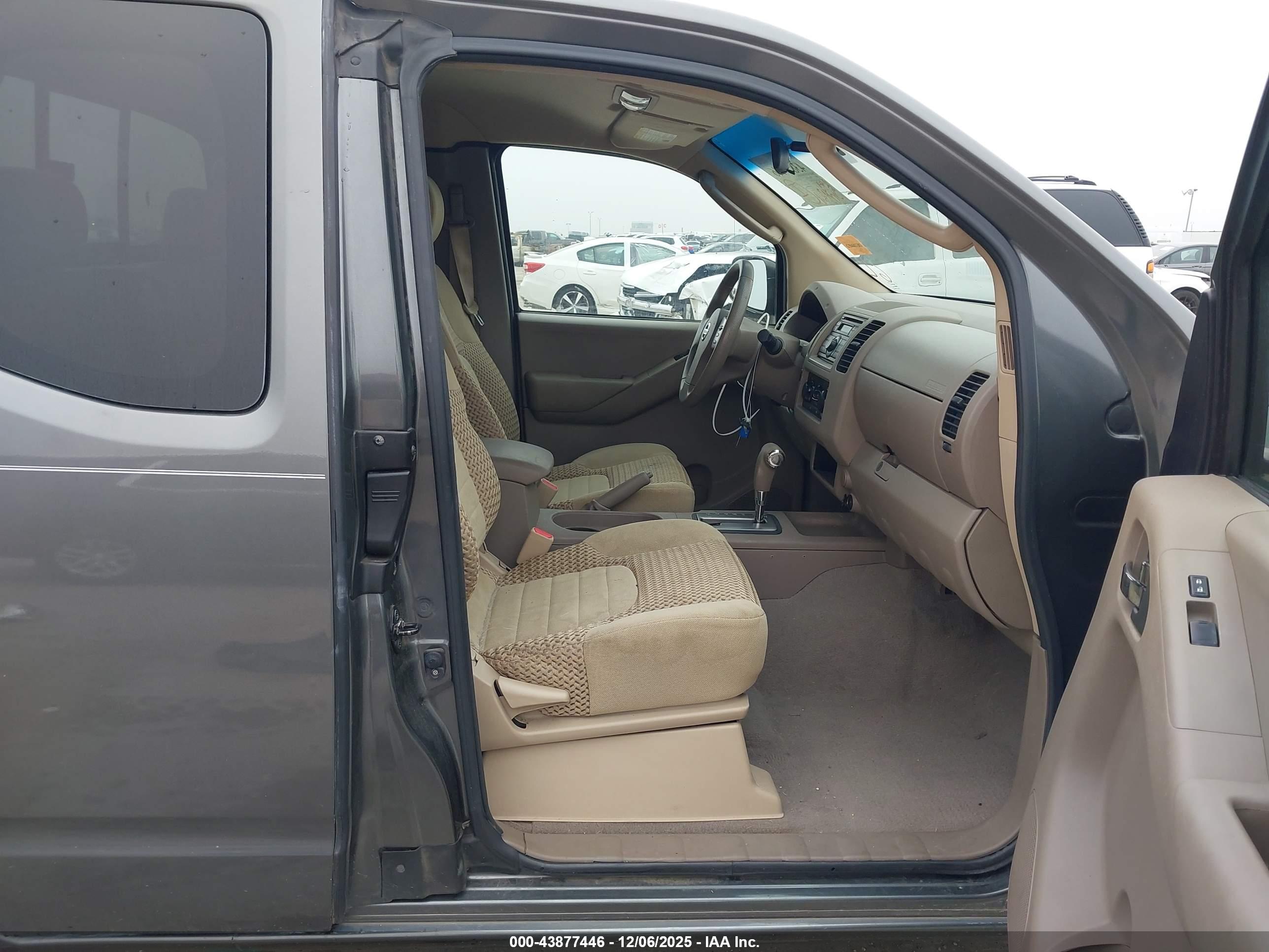 NISSAN FRONTIER image 5