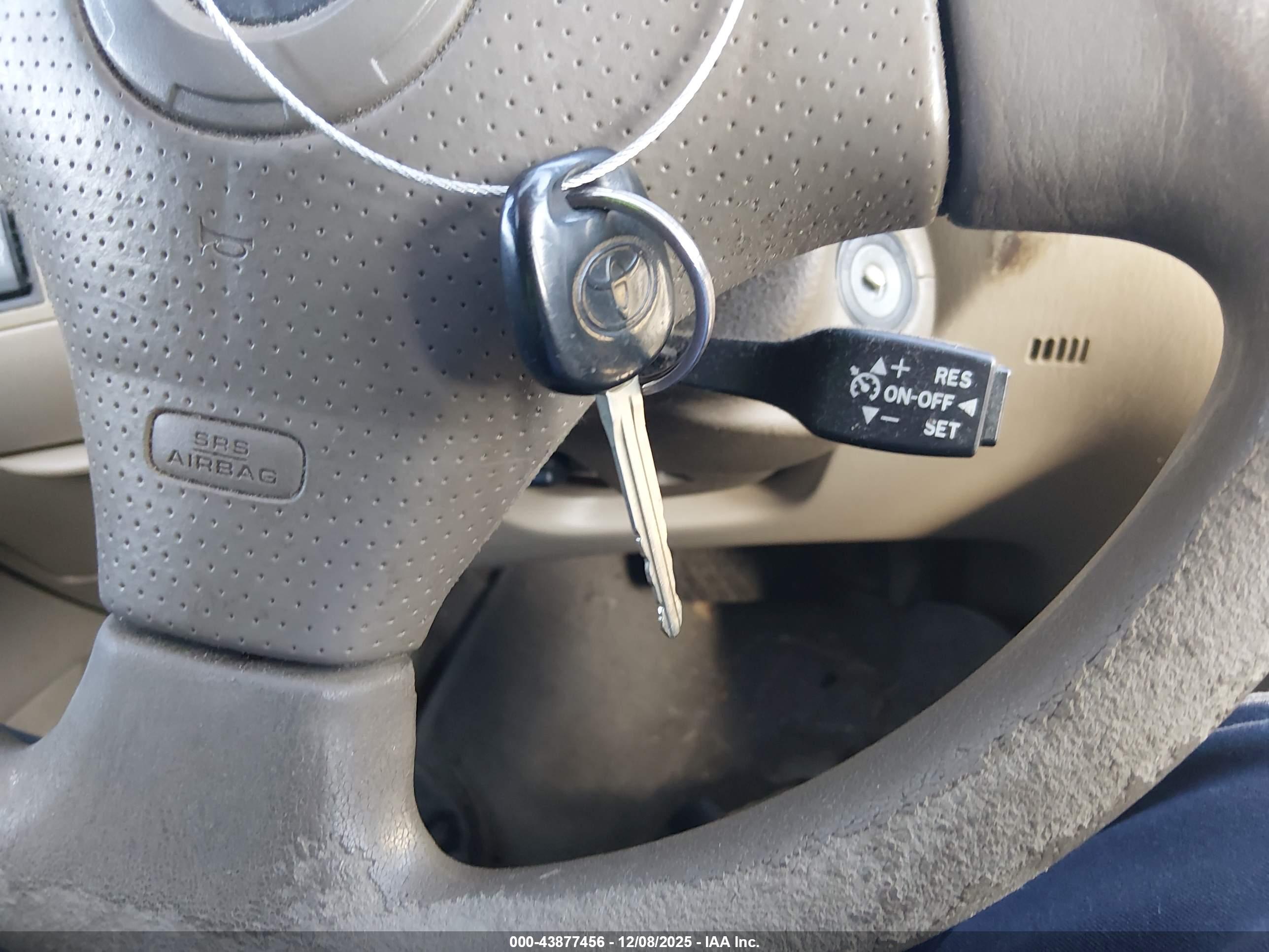 TOYOTA COROLLA image 11