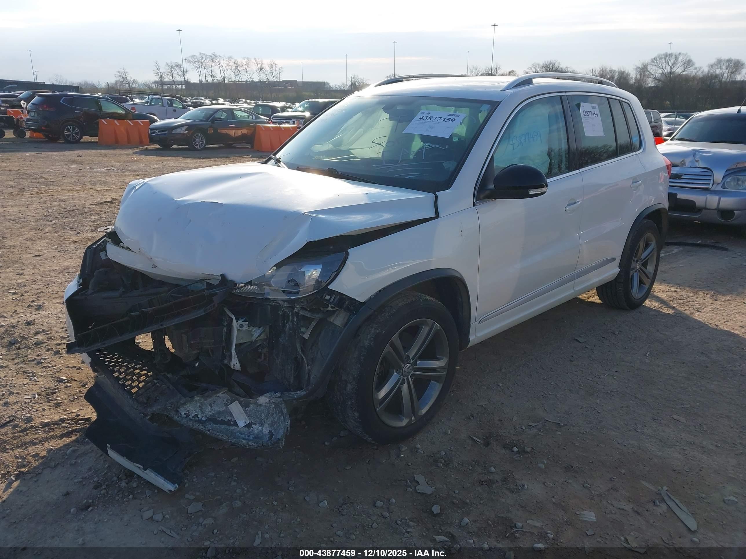 VOLKSWAGEN TIGUAN image 2