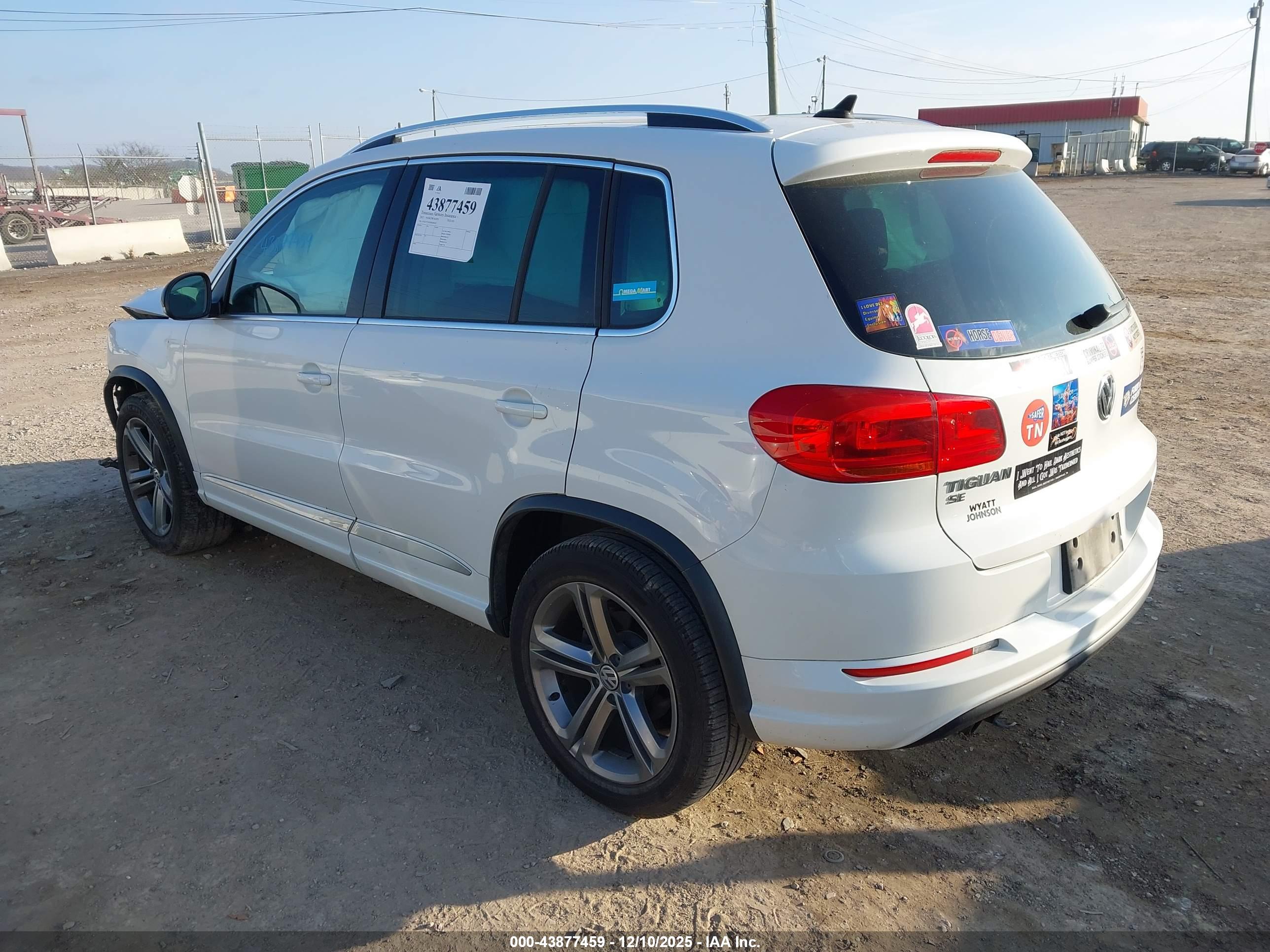 VOLKSWAGEN TIGUAN image 3