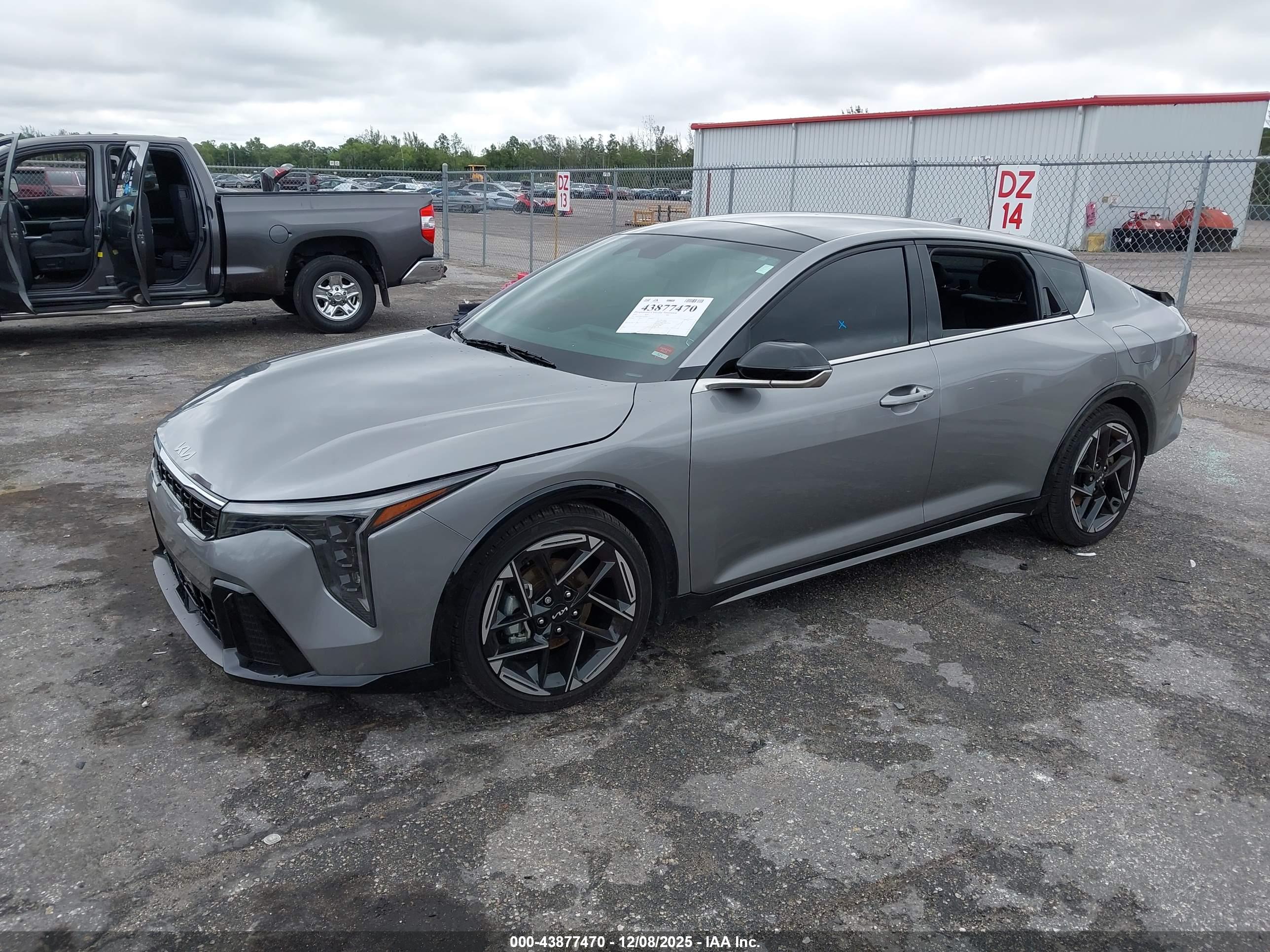 KIA K4 image 2