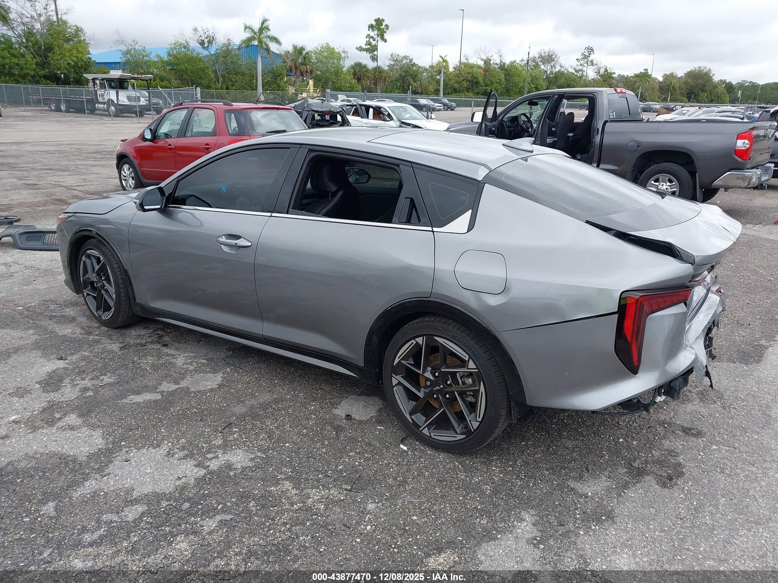 KIA K4 image 3
