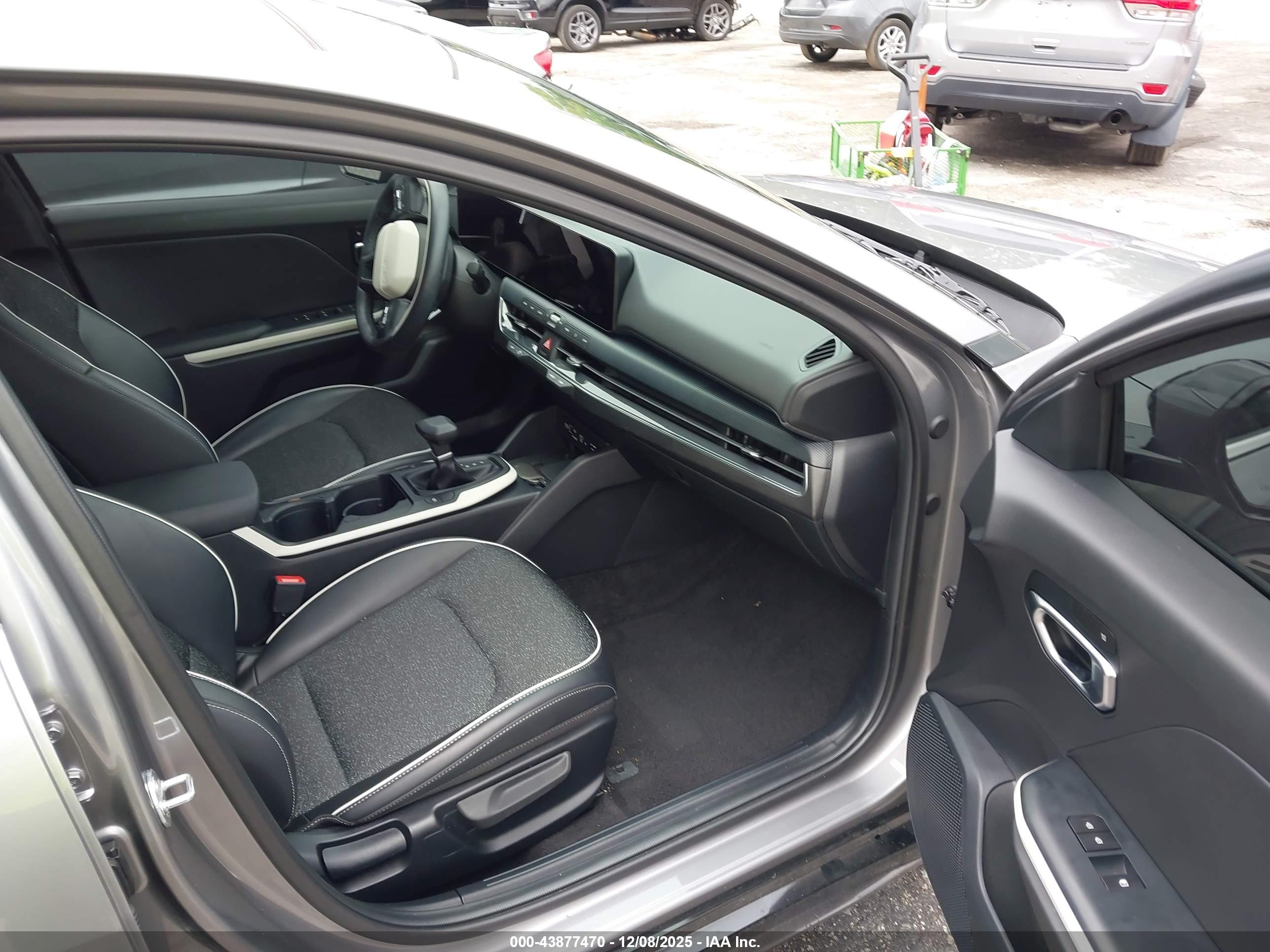 KIA K4 image 5