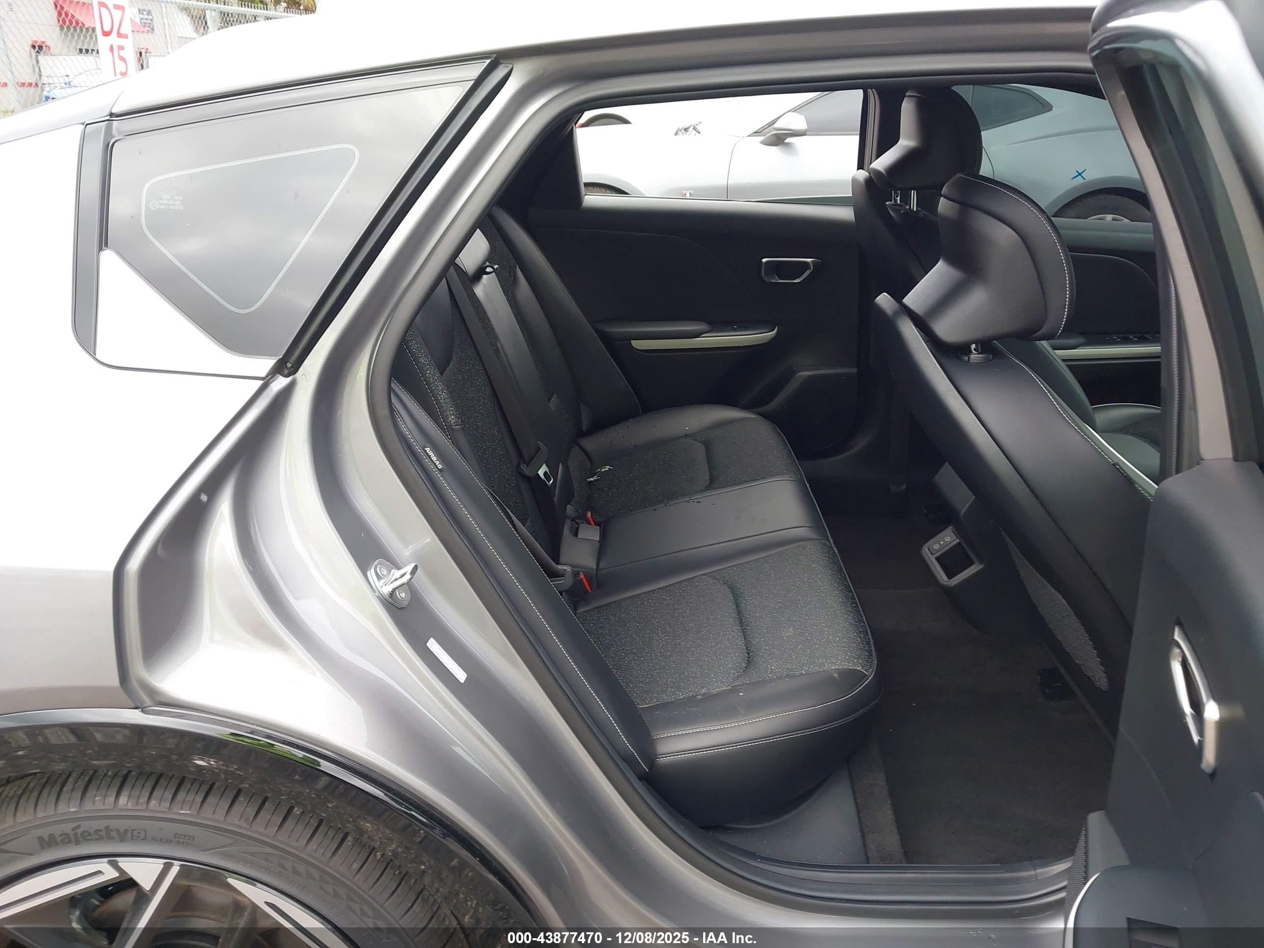KIA K4 image 8