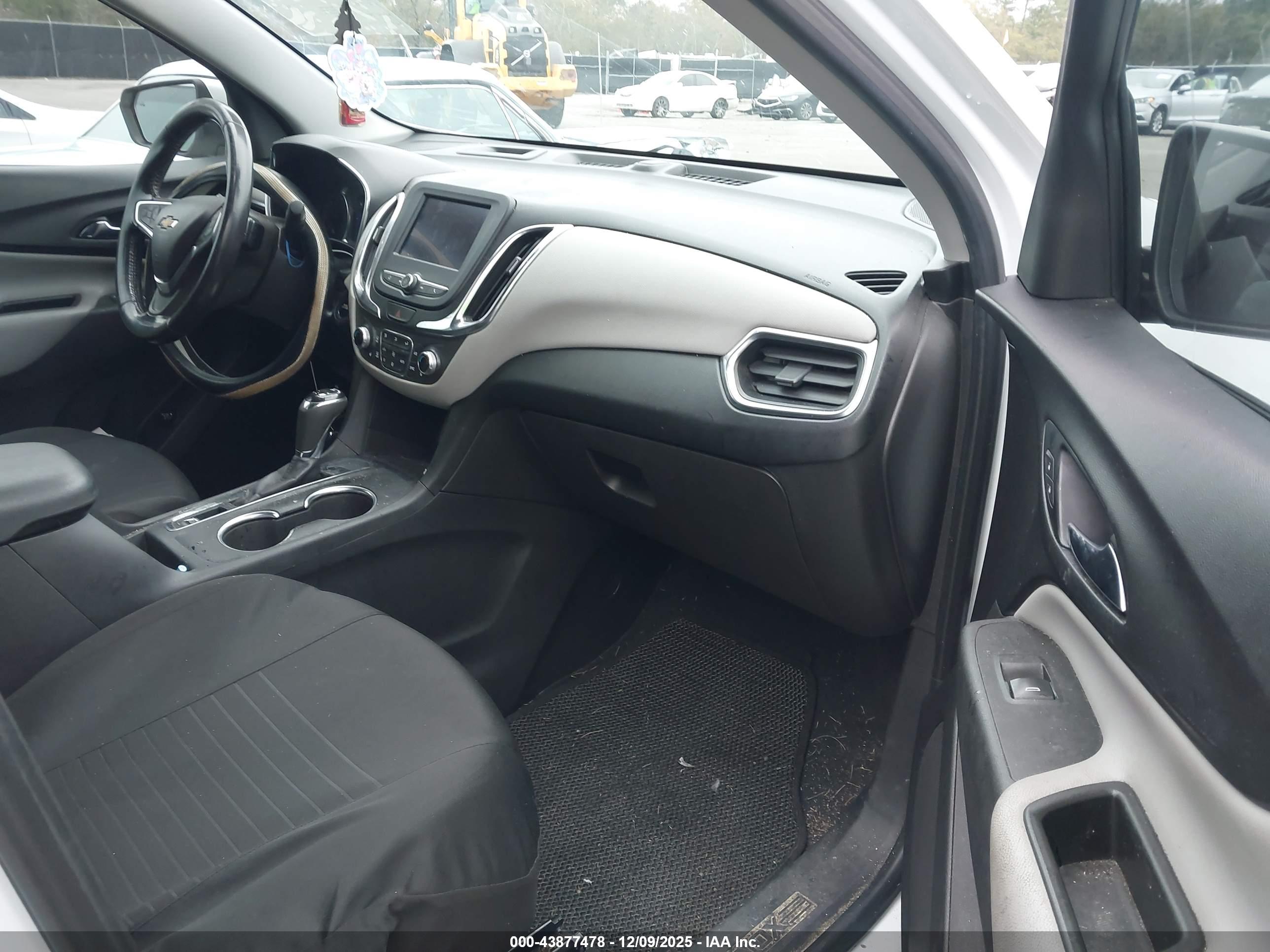 CHEVROLET EQUINOX image 5