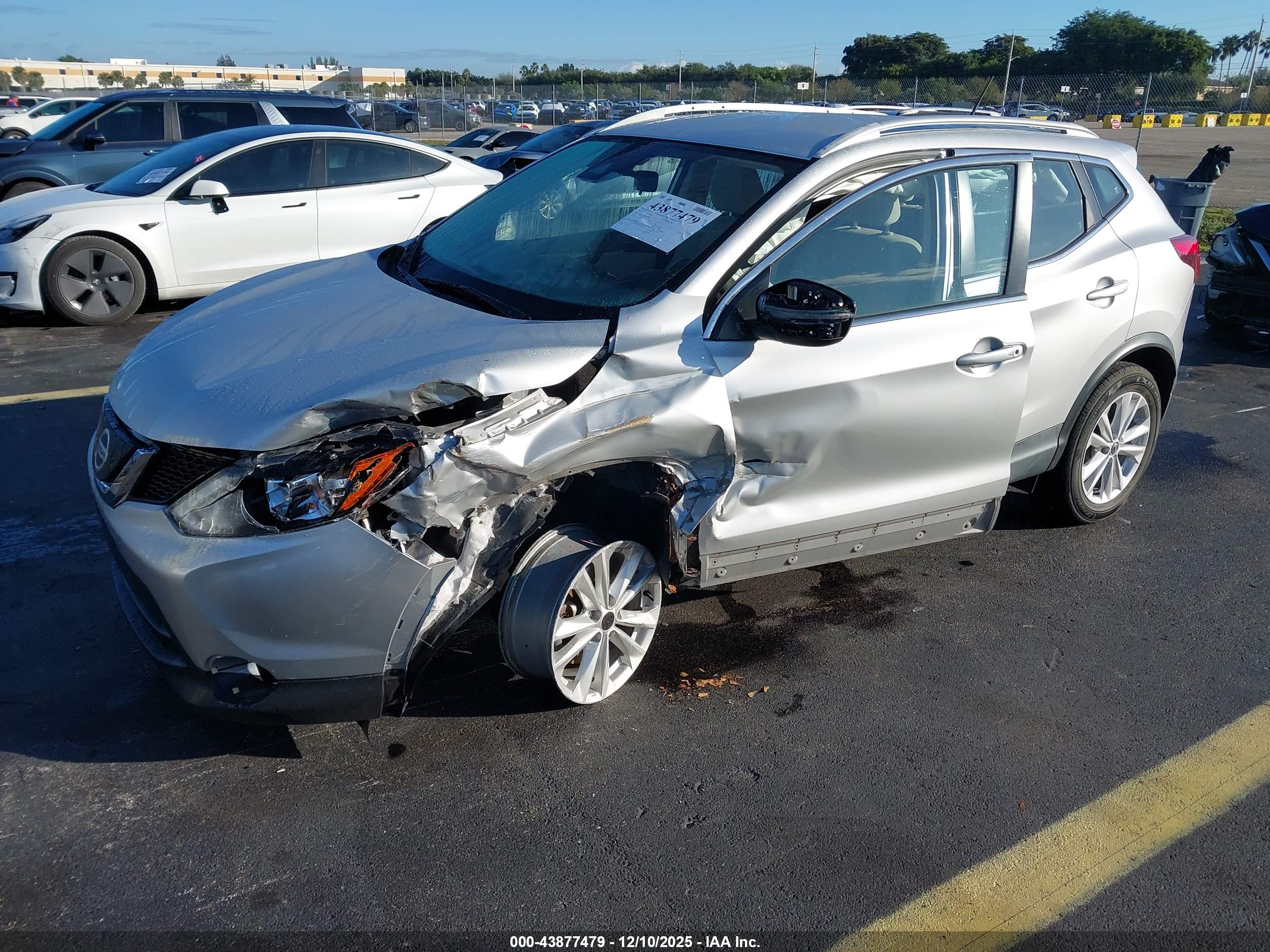 NISSAN ROGUE image 2