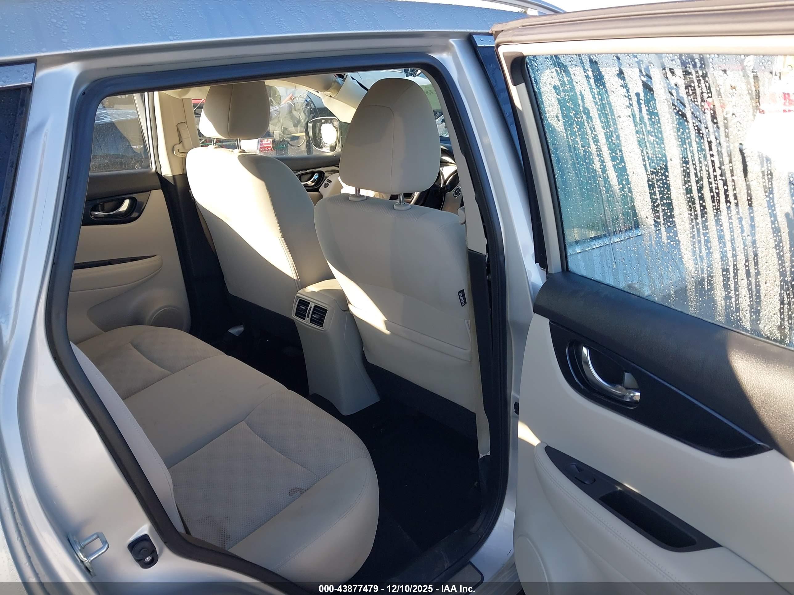 NISSAN ROGUE image 8