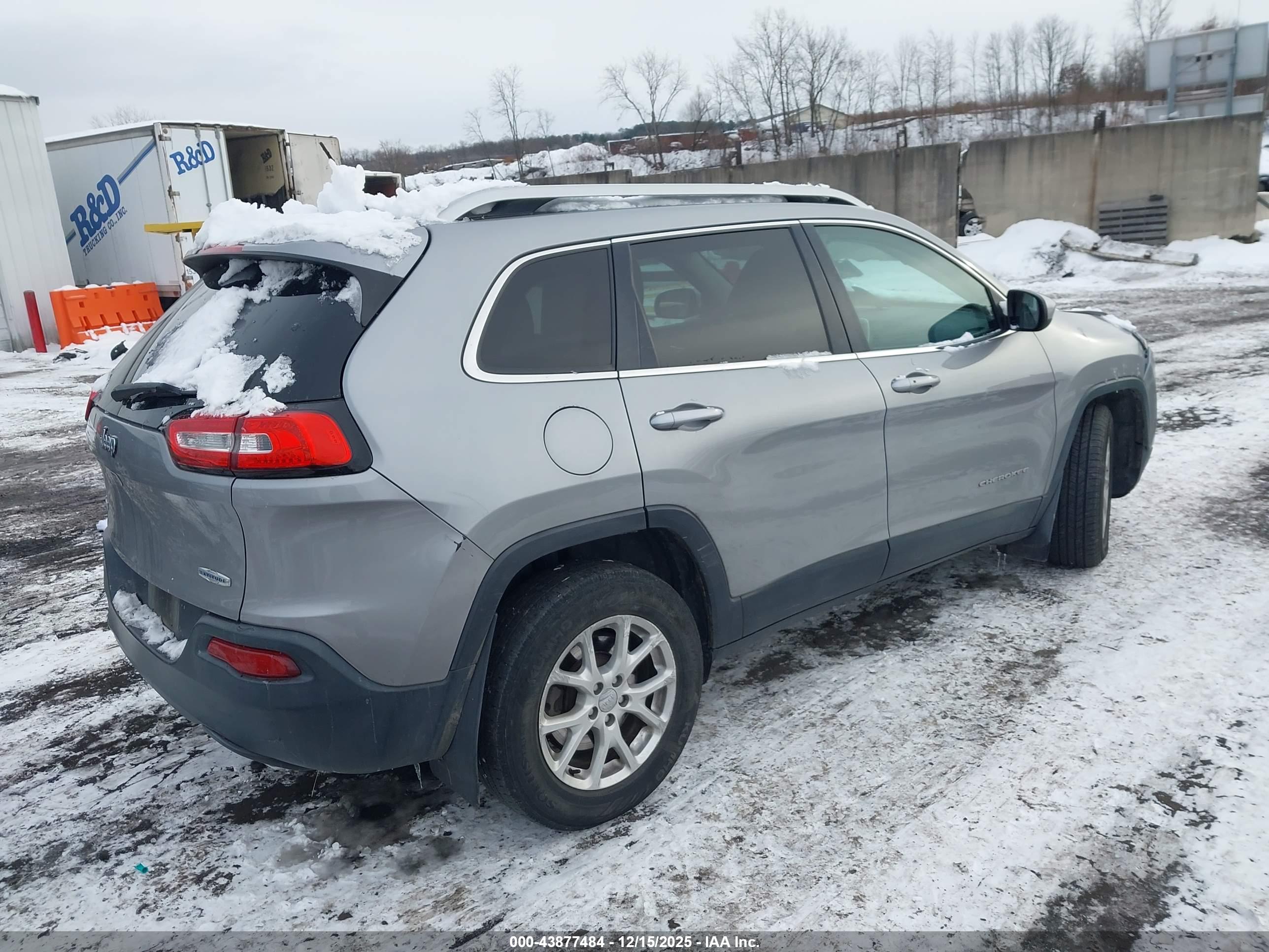 JEEP CHEROKEE image 4