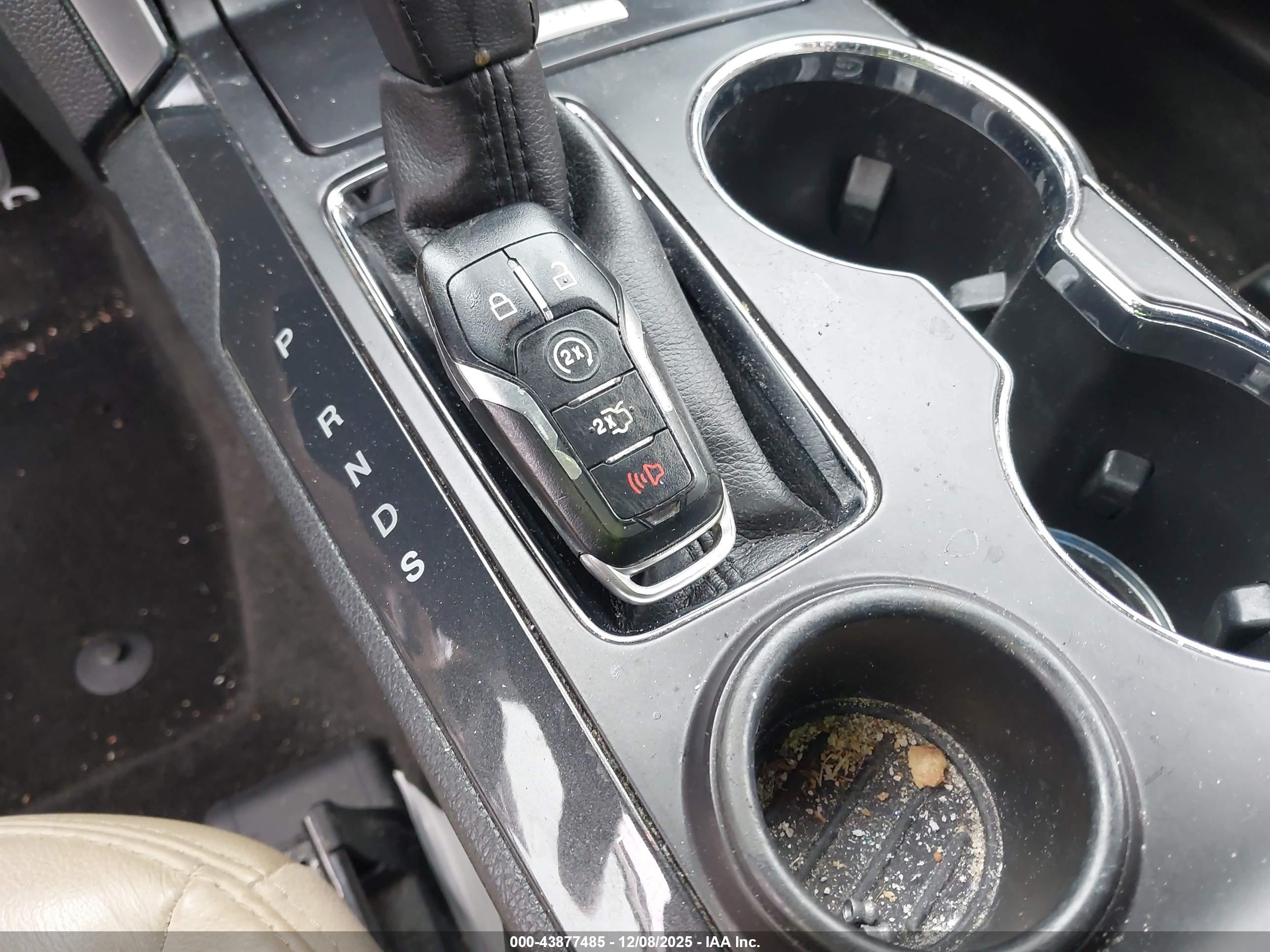 FORD EXPLORER image 11