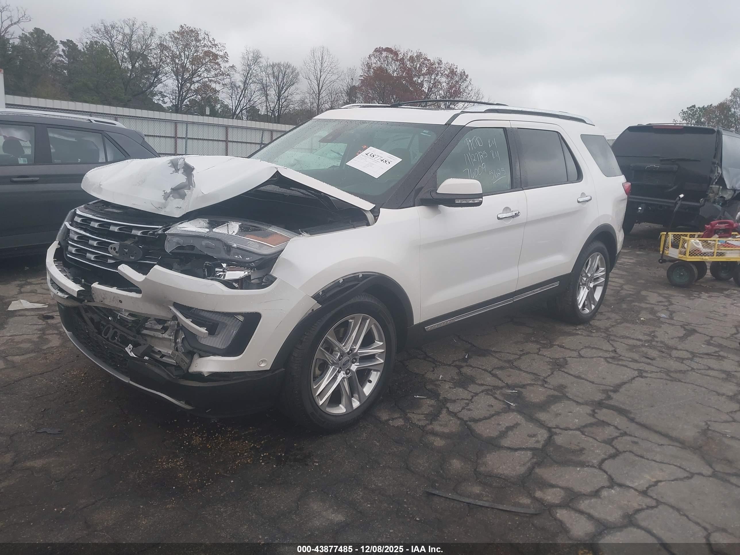FORD EXPLORER image 2