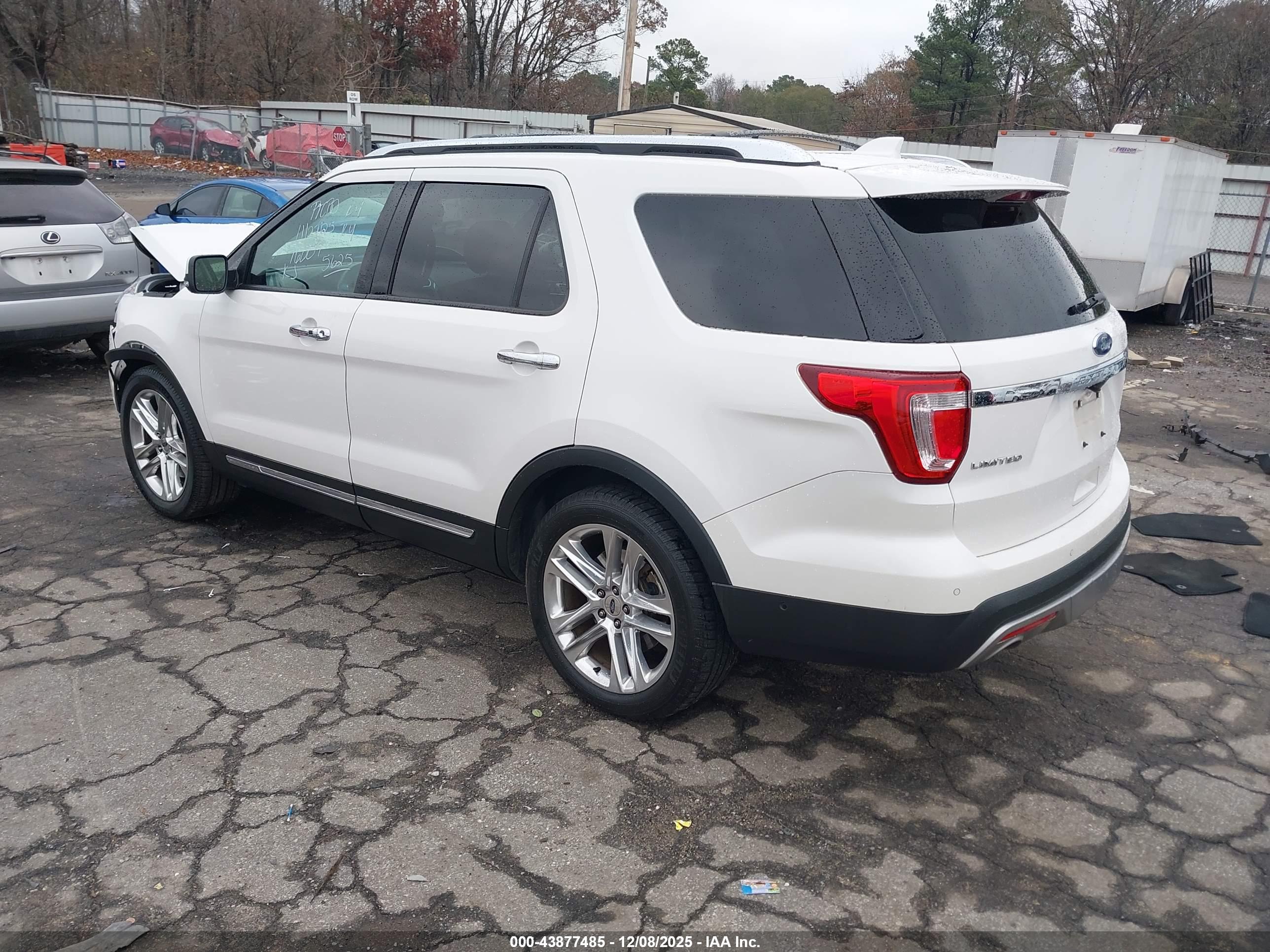 FORD EXPLORER image 3