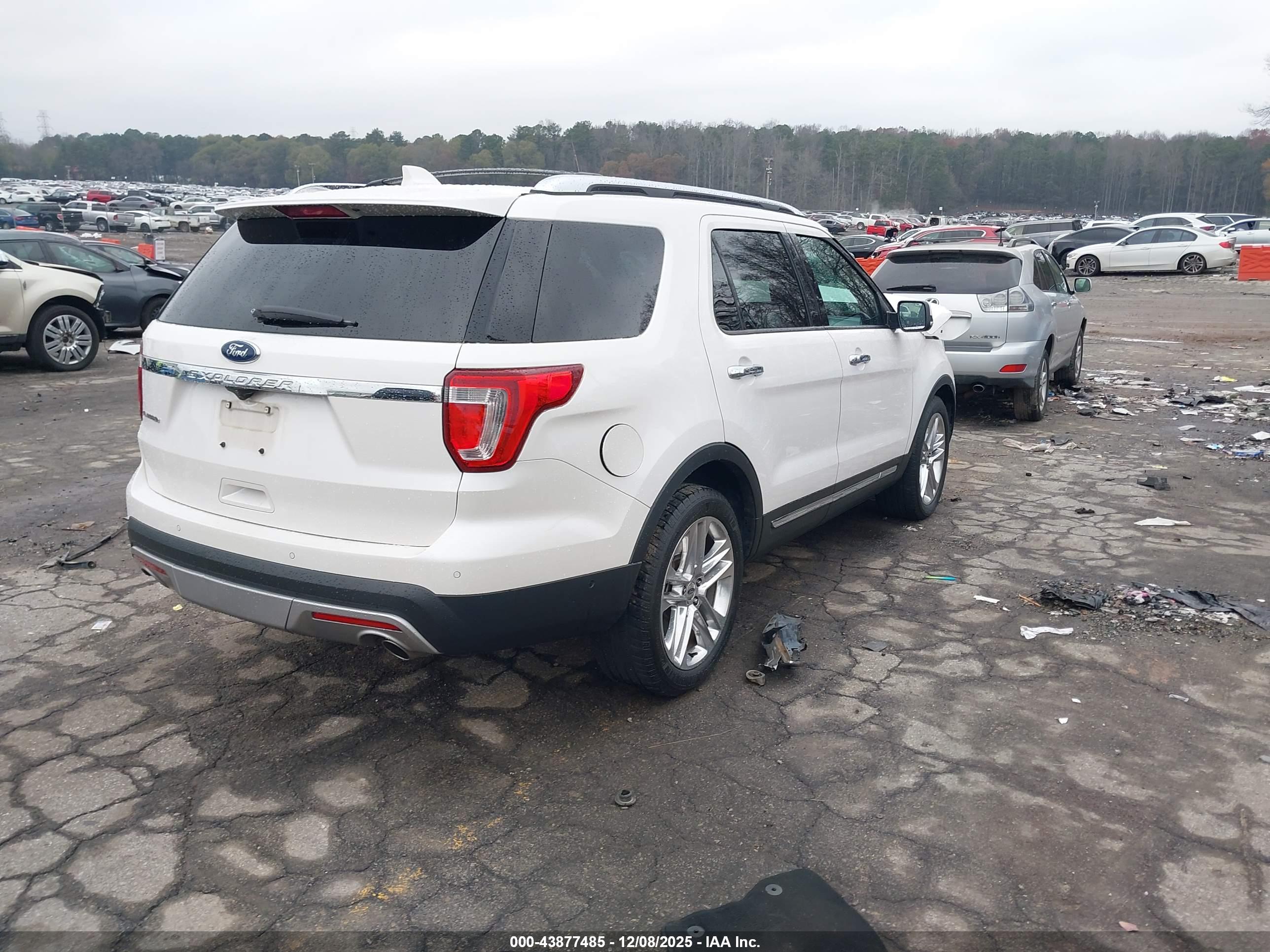 FORD EXPLORER image 4