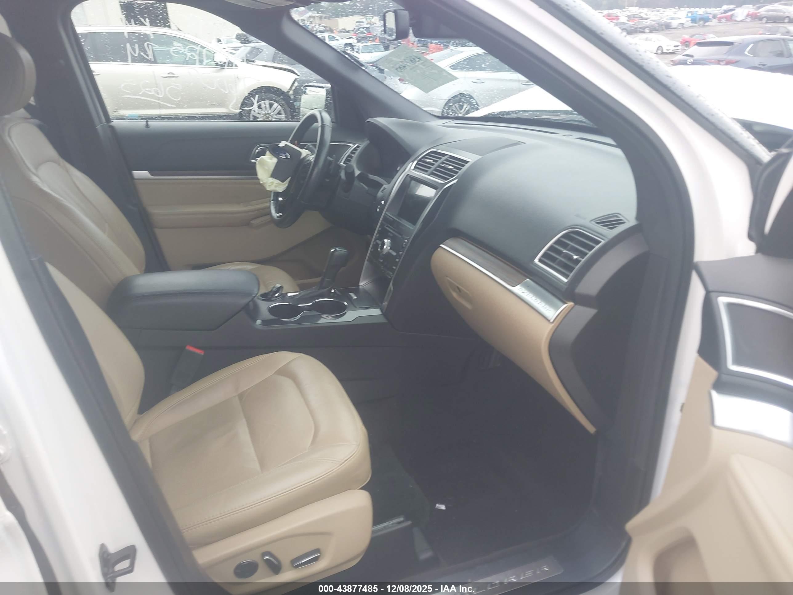 FORD EXPLORER image 5