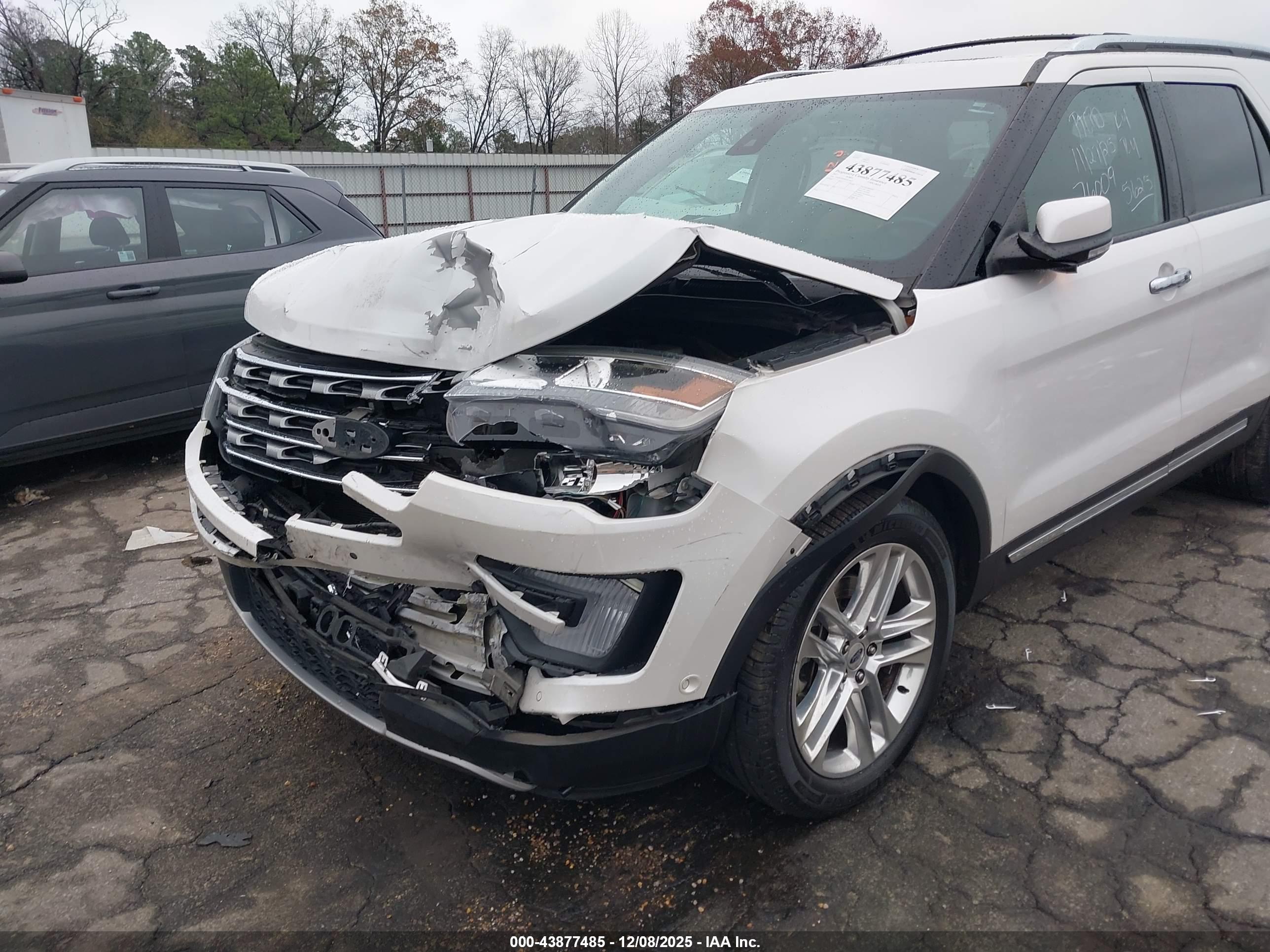 FORD EXPLORER image 6