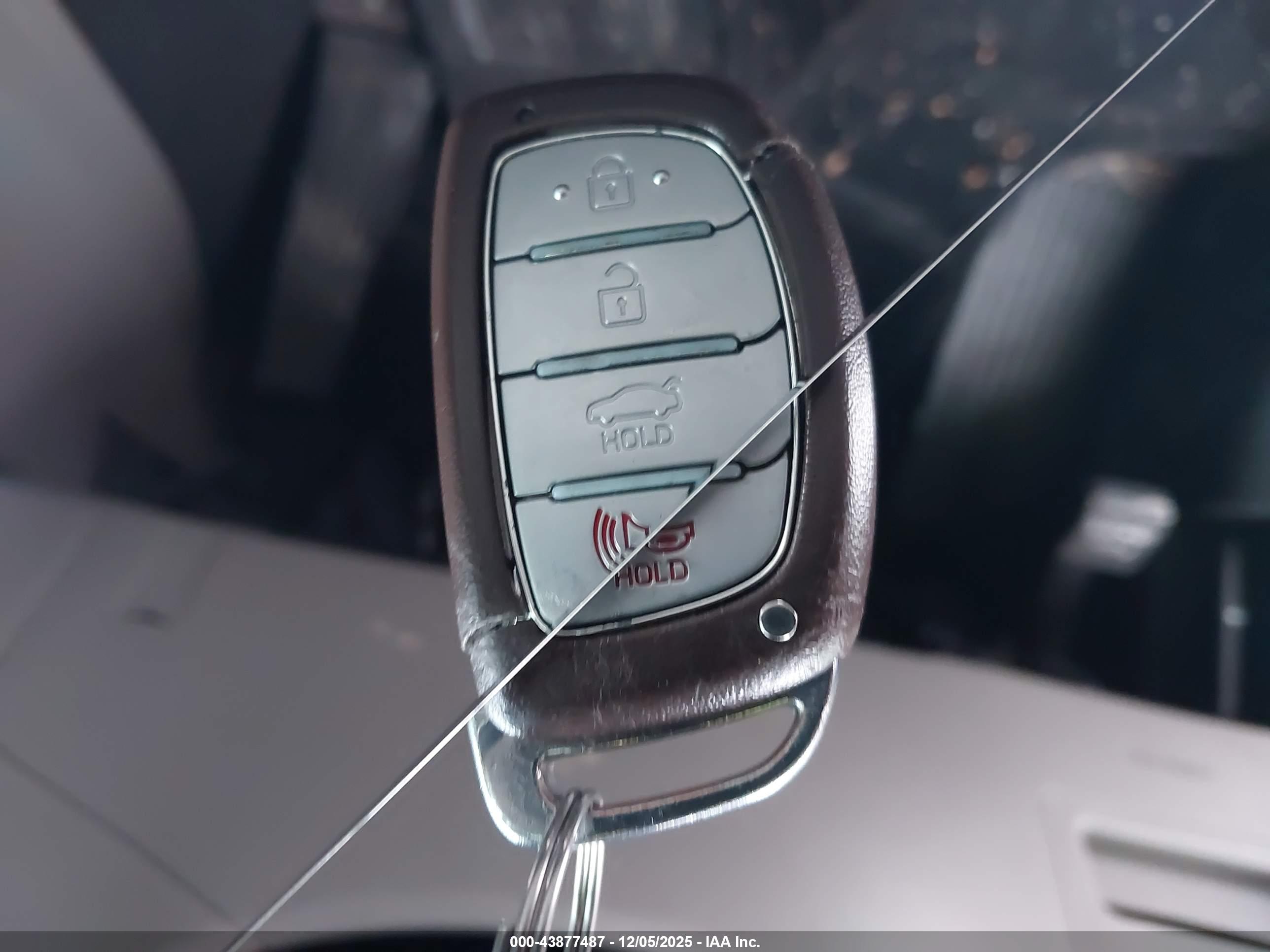 HYUNDAI SONATA image 11