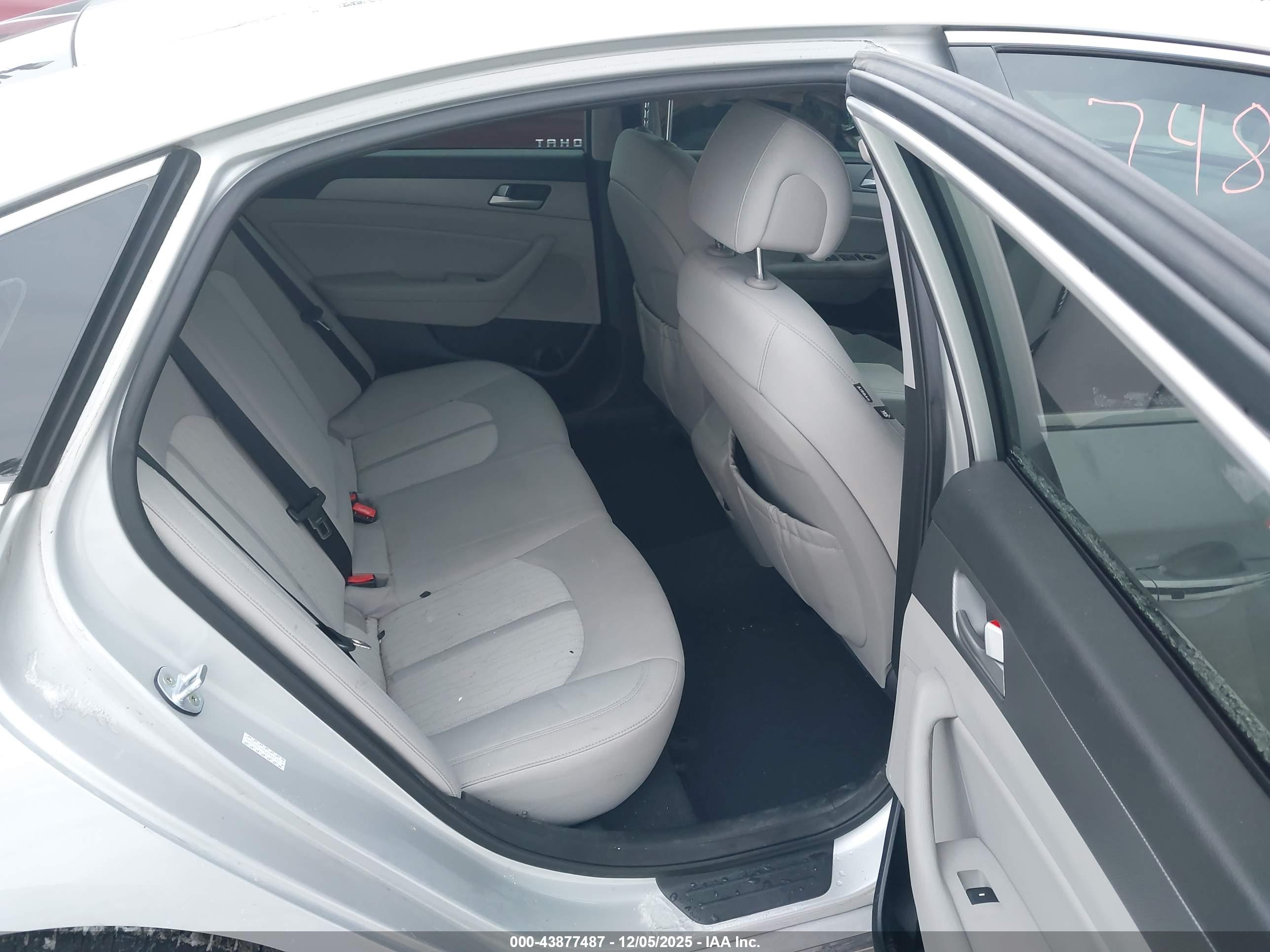 HYUNDAI SONATA image 8