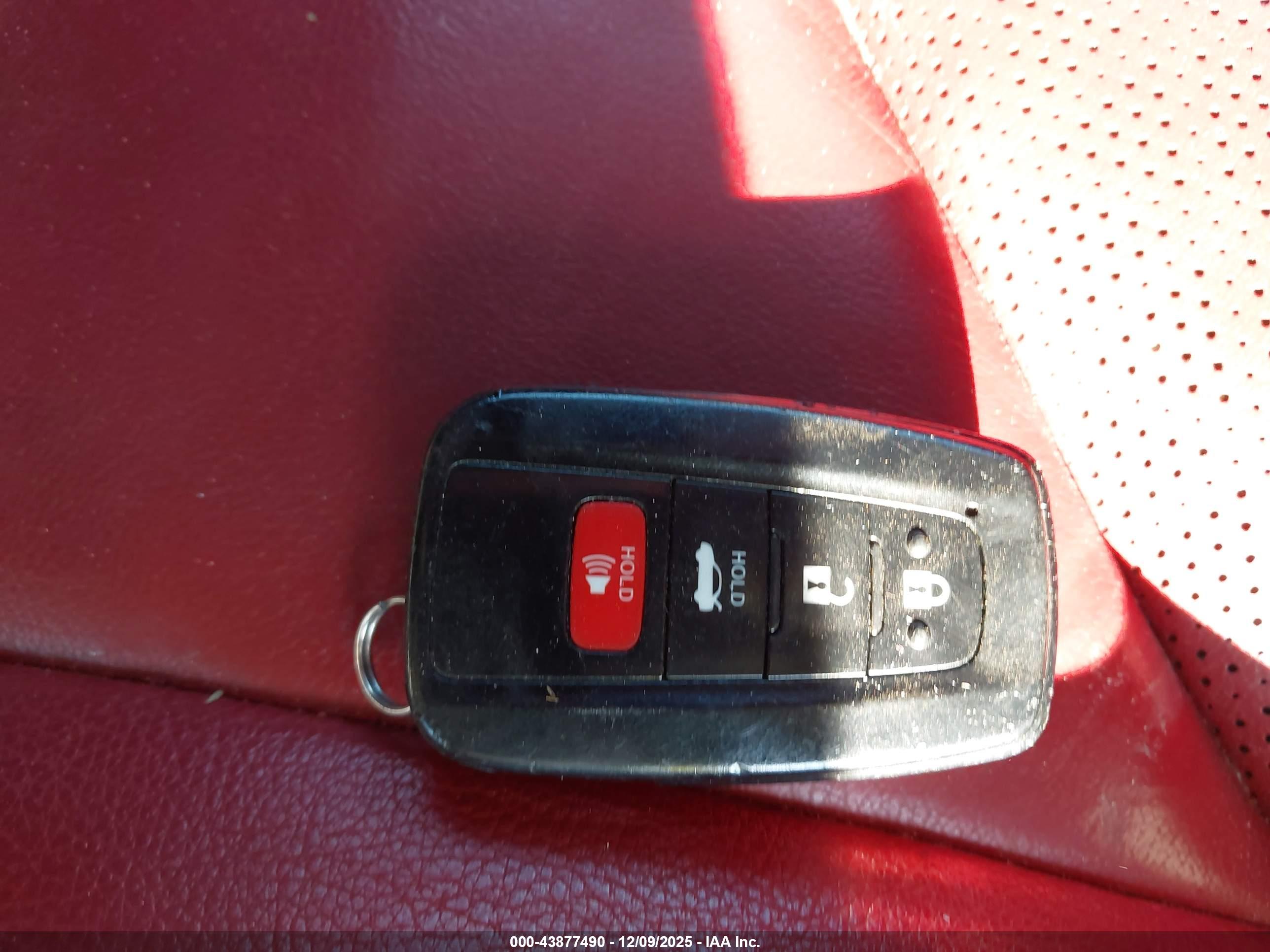 TOYOTA CAMRY image 11
