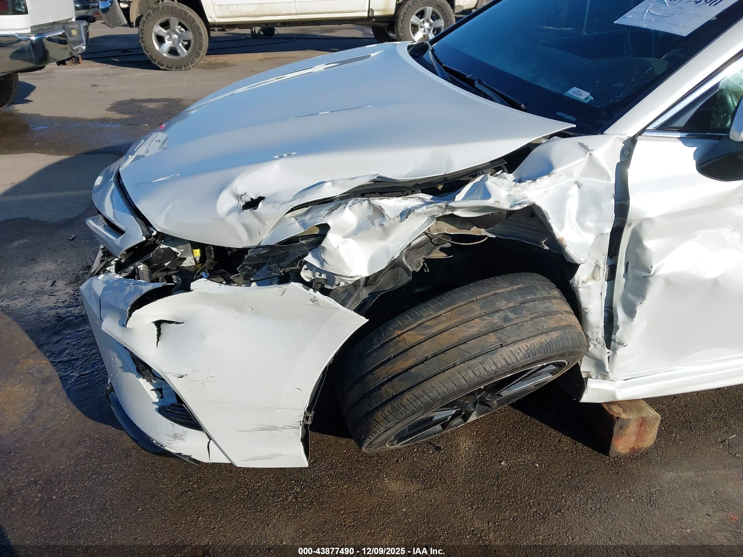 TOYOTA CAMRY image 6
