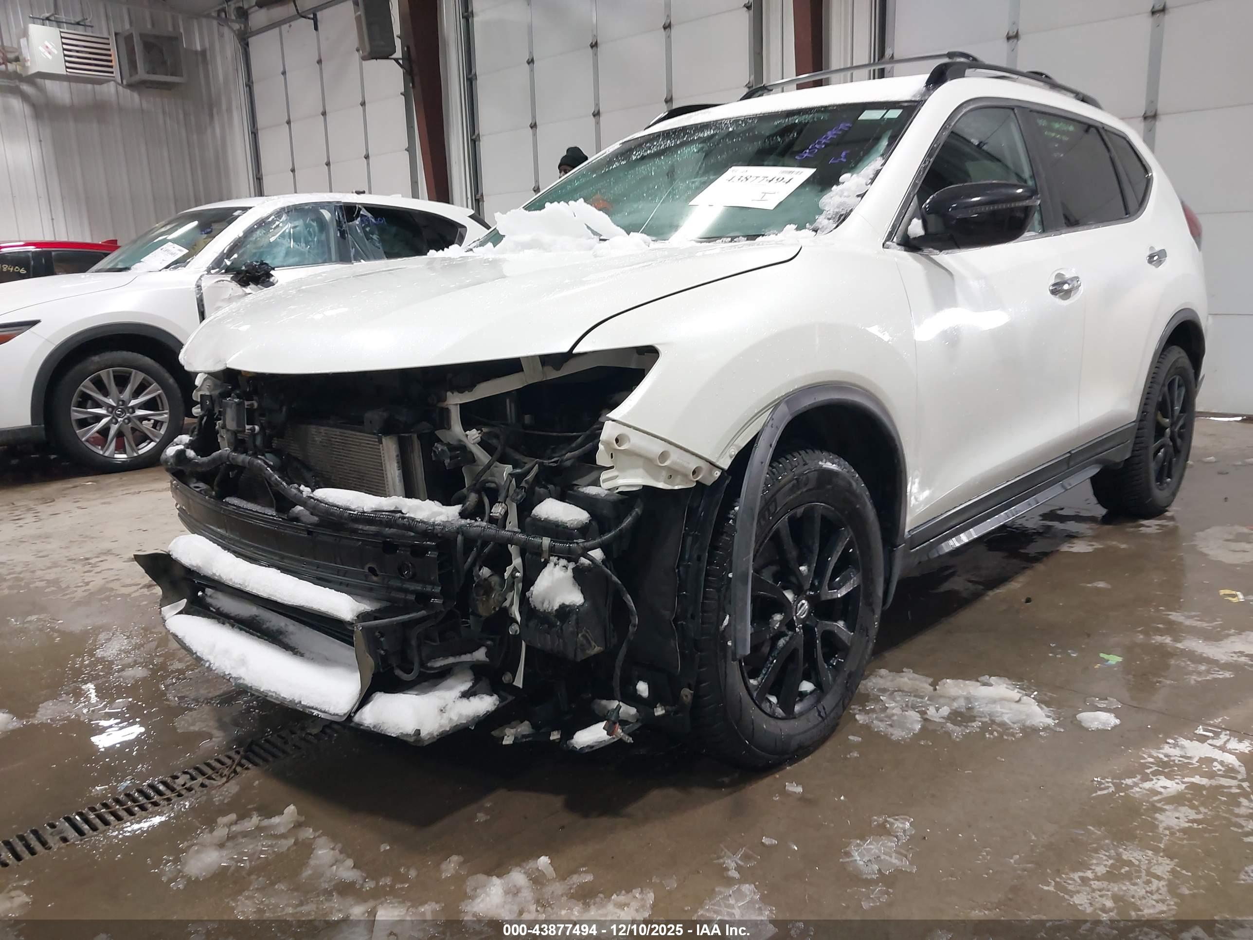 NISSAN ROGUE image 2