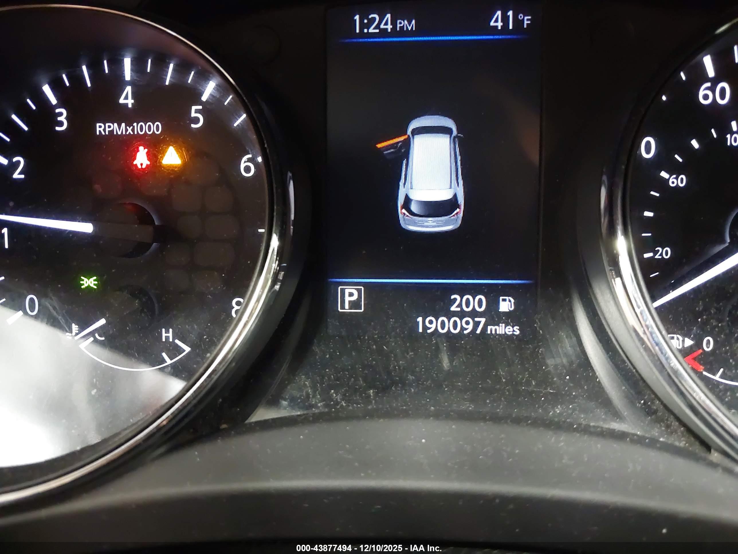 NISSAN ROGUE image 7