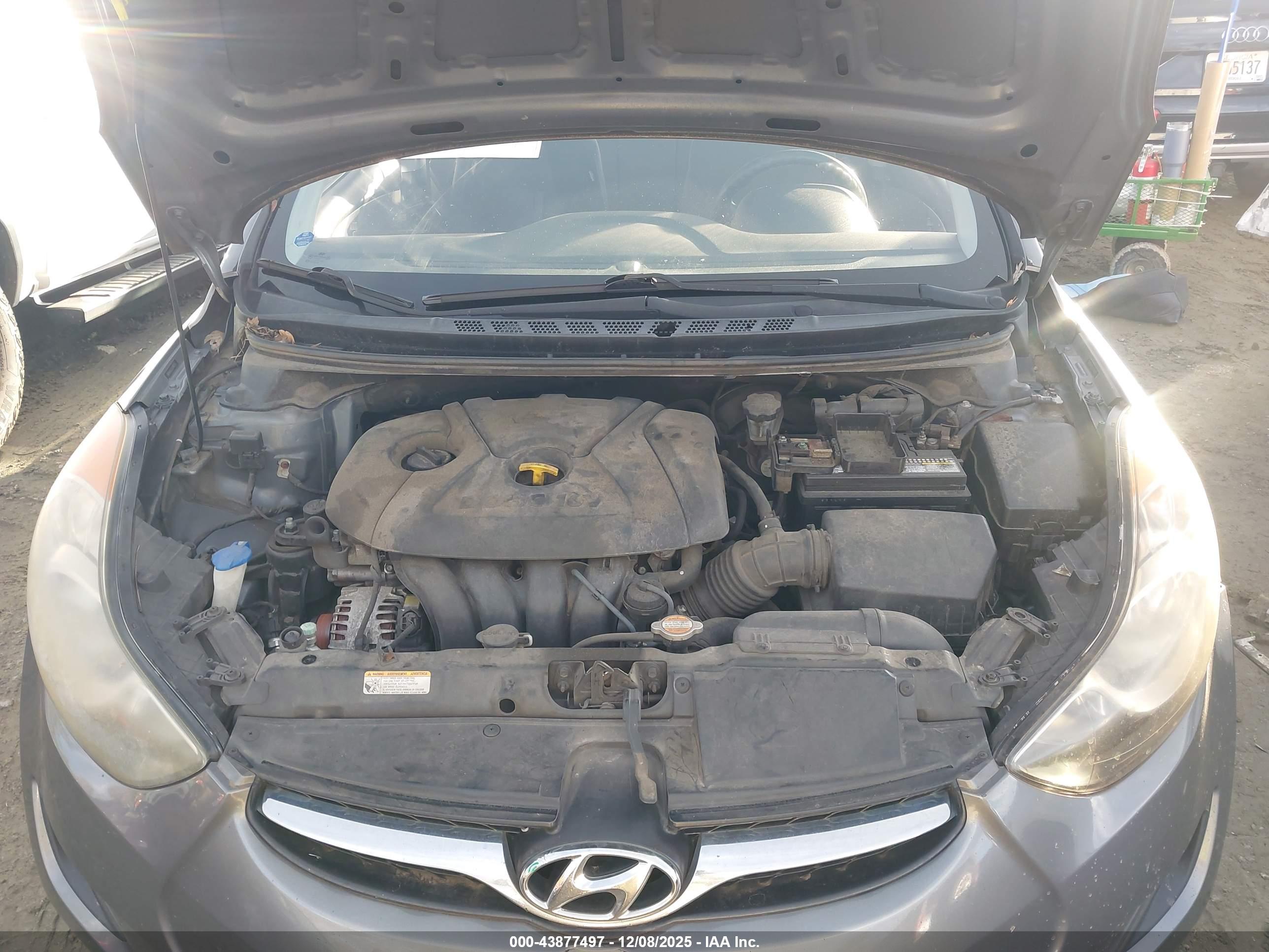HYUNDAI ELANTRA image 10