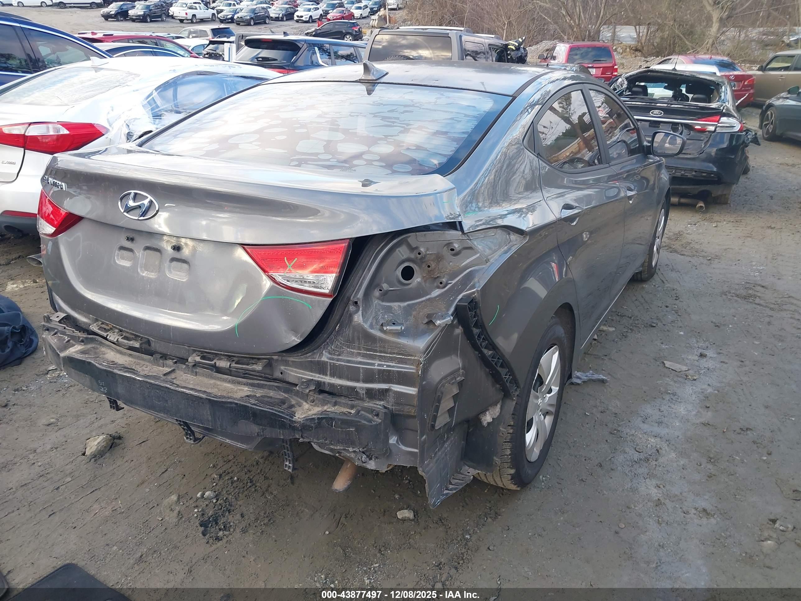 HYUNDAI ELANTRA image 4