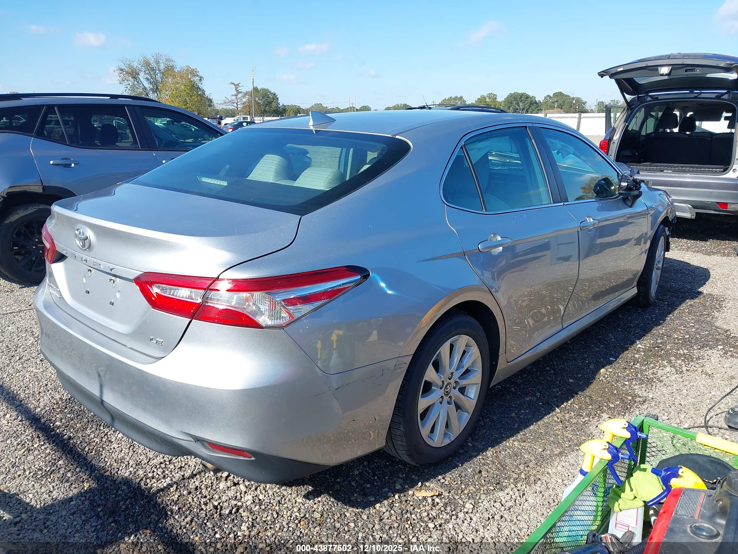 TOYOTA CAMRY image 4